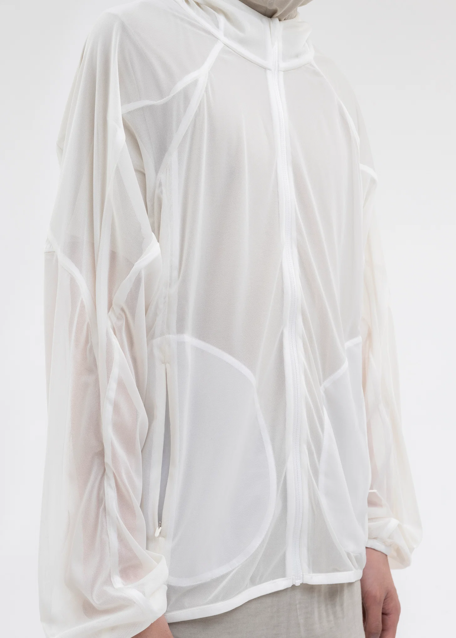 5.0+ HOODIE CENTER (WHITE) - Image 7