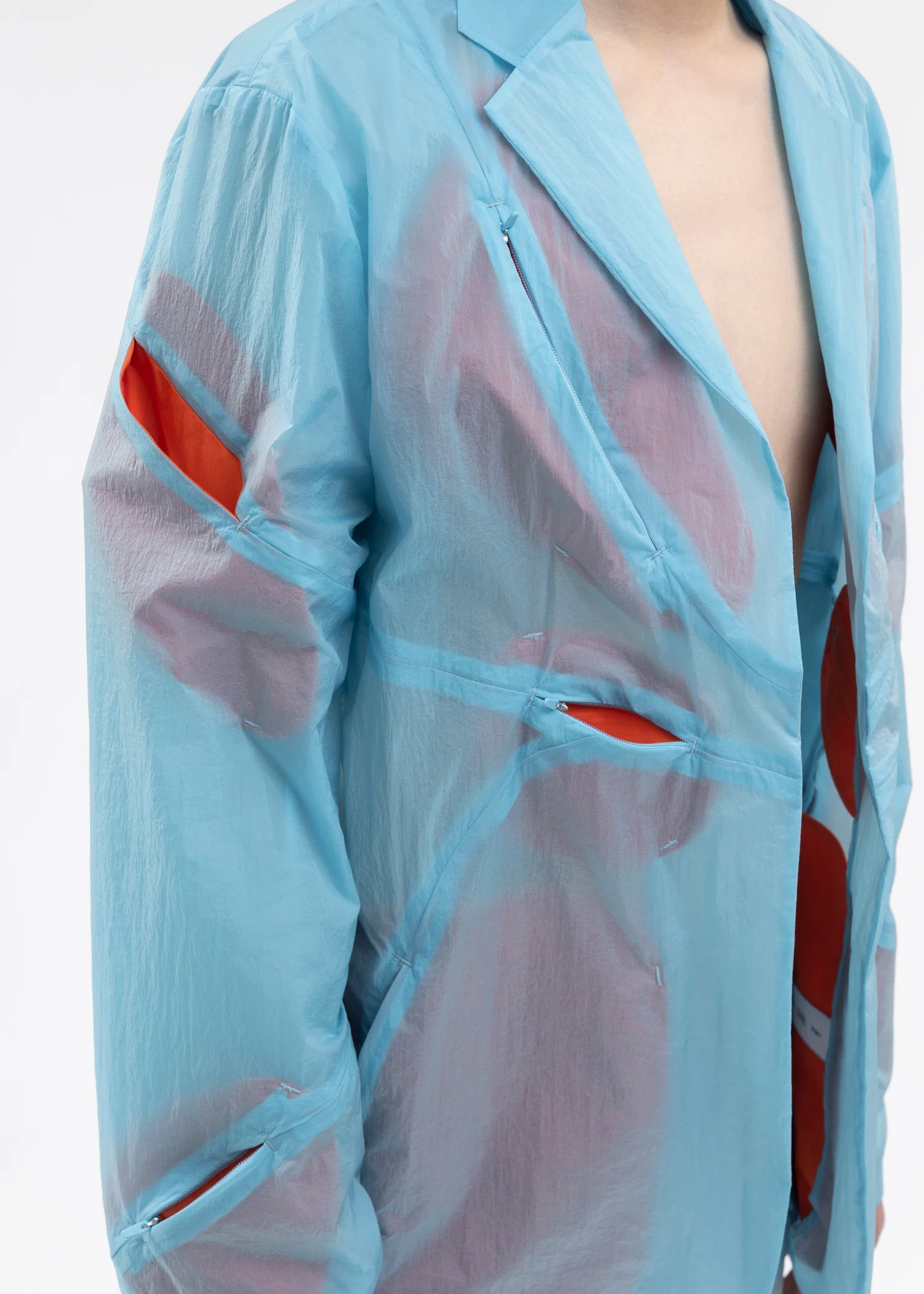 5.0+ JACKET CENTER (SKY/RED) - Image 4