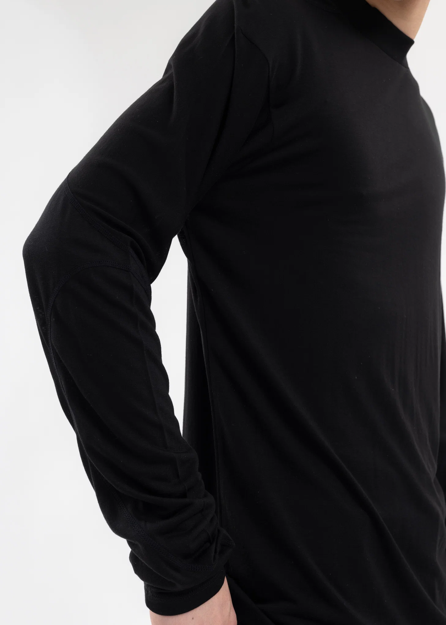 5.0+ LONG SLEEVE RIGHT (BLACK) - Image 5