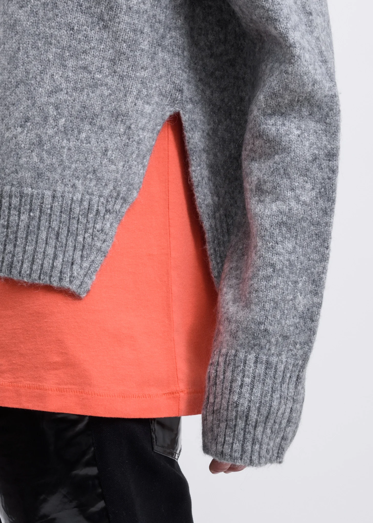Ash V-Neck Tie Sleeve Sweater - Image 2