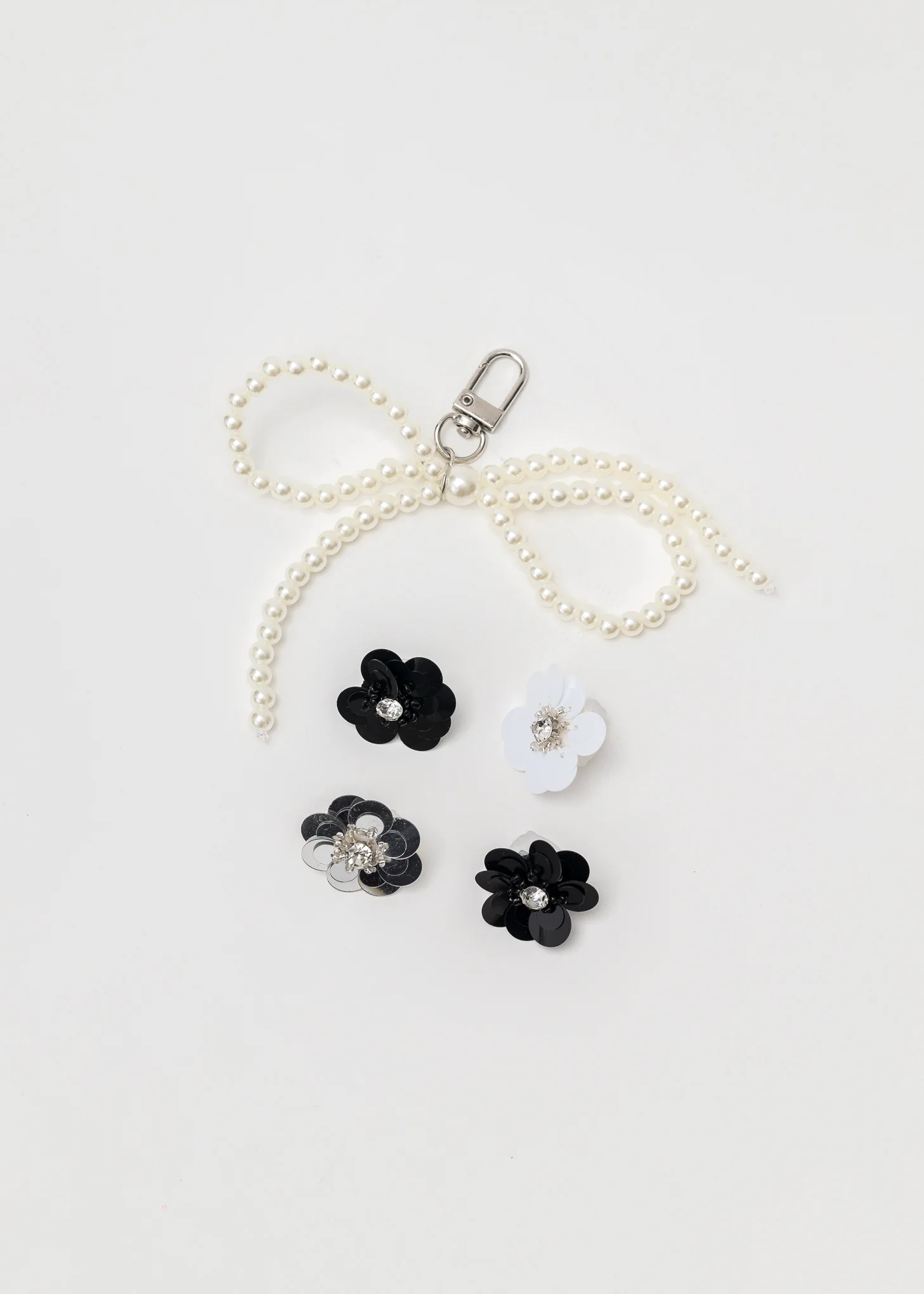 ATM One Pearl Bow And Four Flowers - Image 3