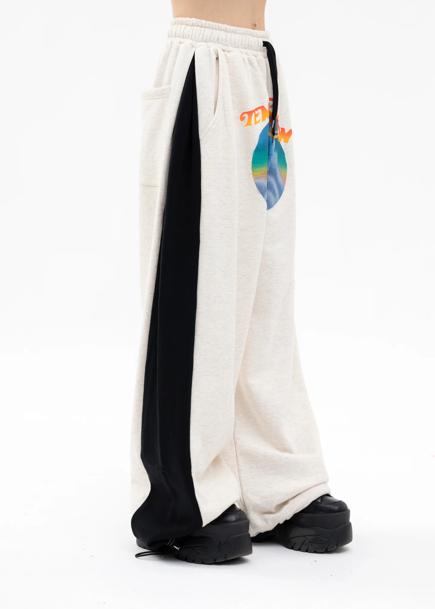 BEIGE AND BLACK ROSE SWEAT WIDE PANTS - Image 2