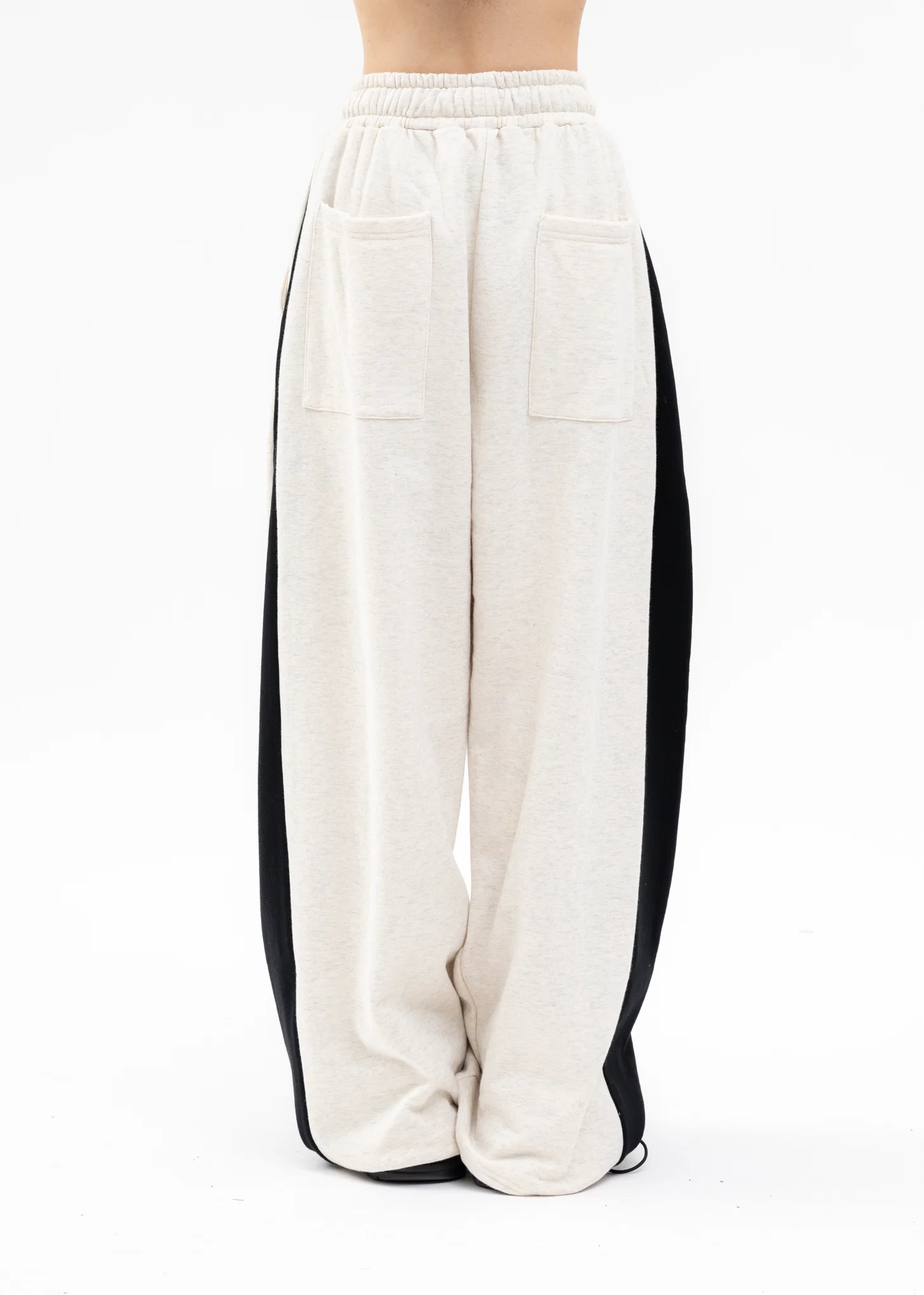 BEIGE AND BLACK ROSE SWEAT WIDE PANTS - Image 3