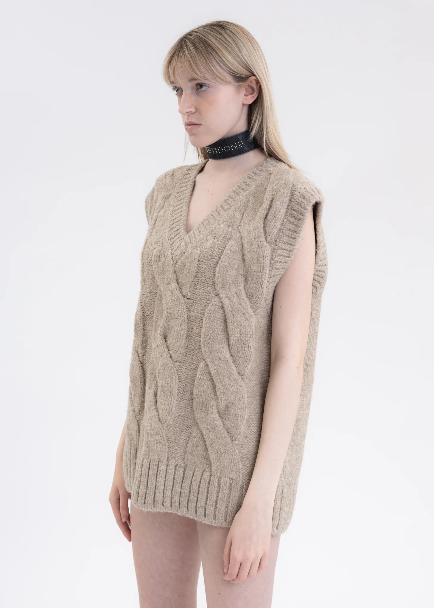 BEIGE CABLE KNIT VEST - Image 3