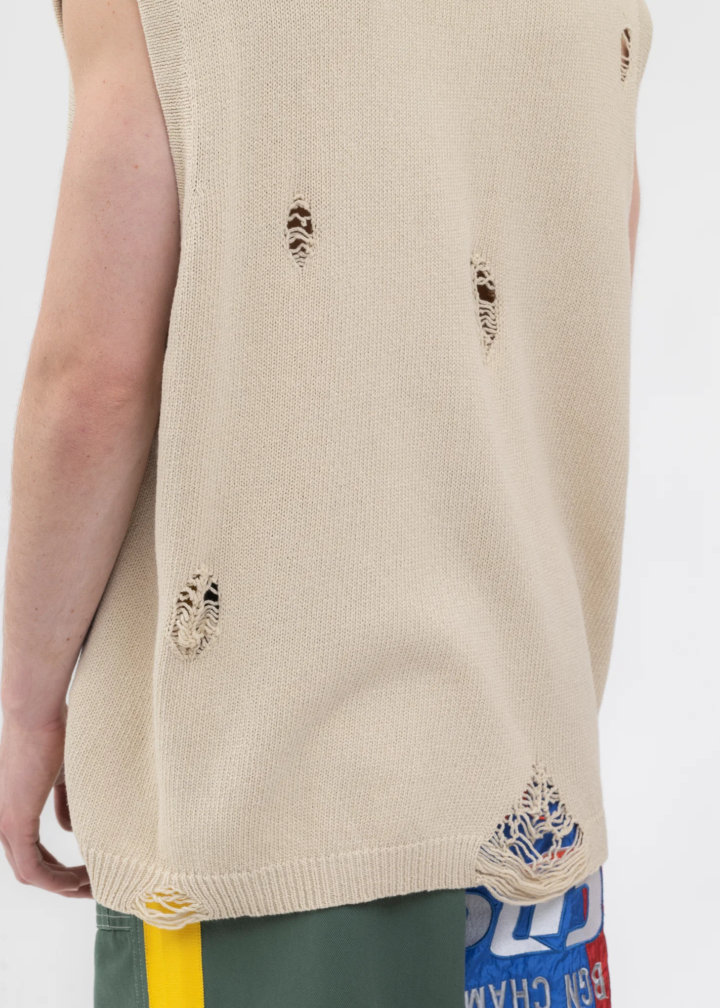 Beige DAMAGE COTTON V-NECK KNIT VEST - Image 4