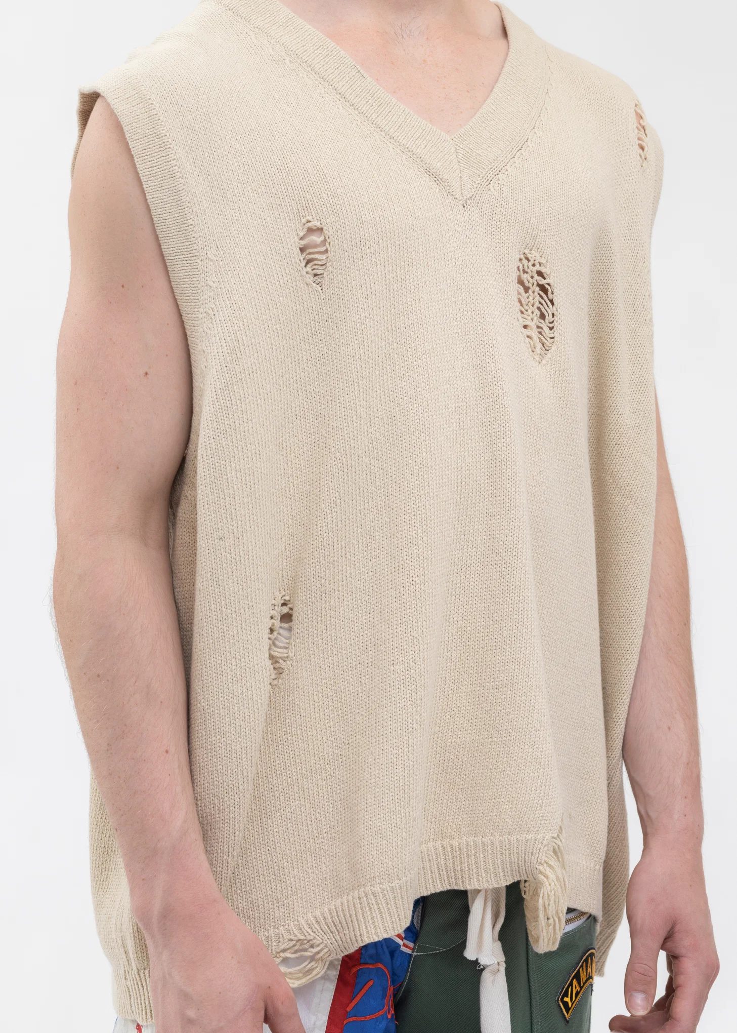 Beige DAMAGE COTTON V-NECK KNIT VEST - Image 5