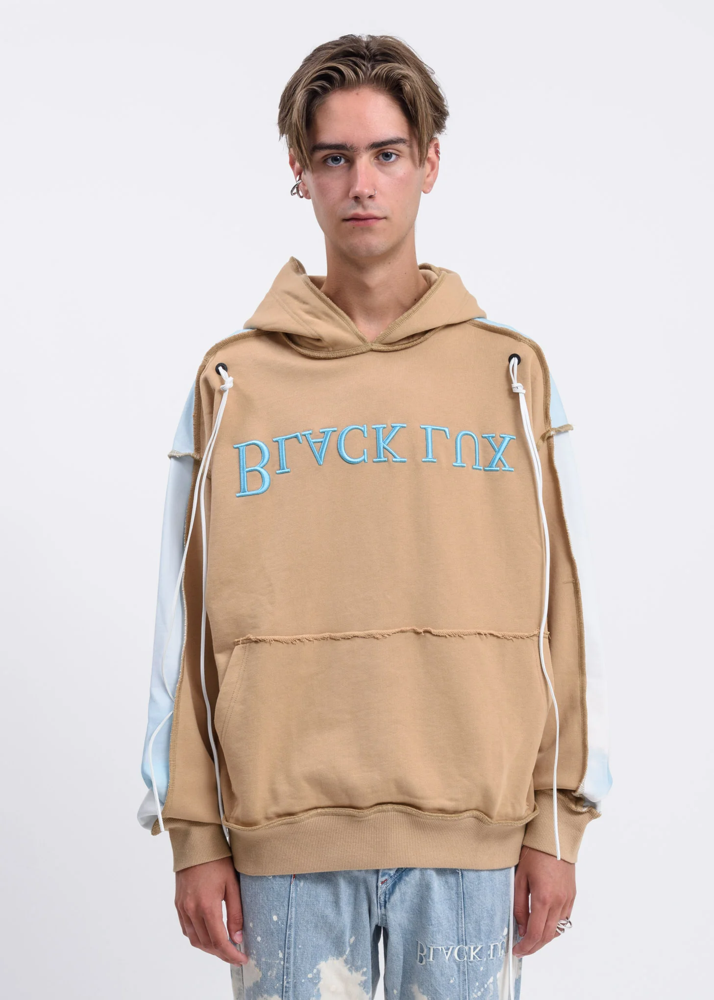 Beige Panel Logo Hooide
