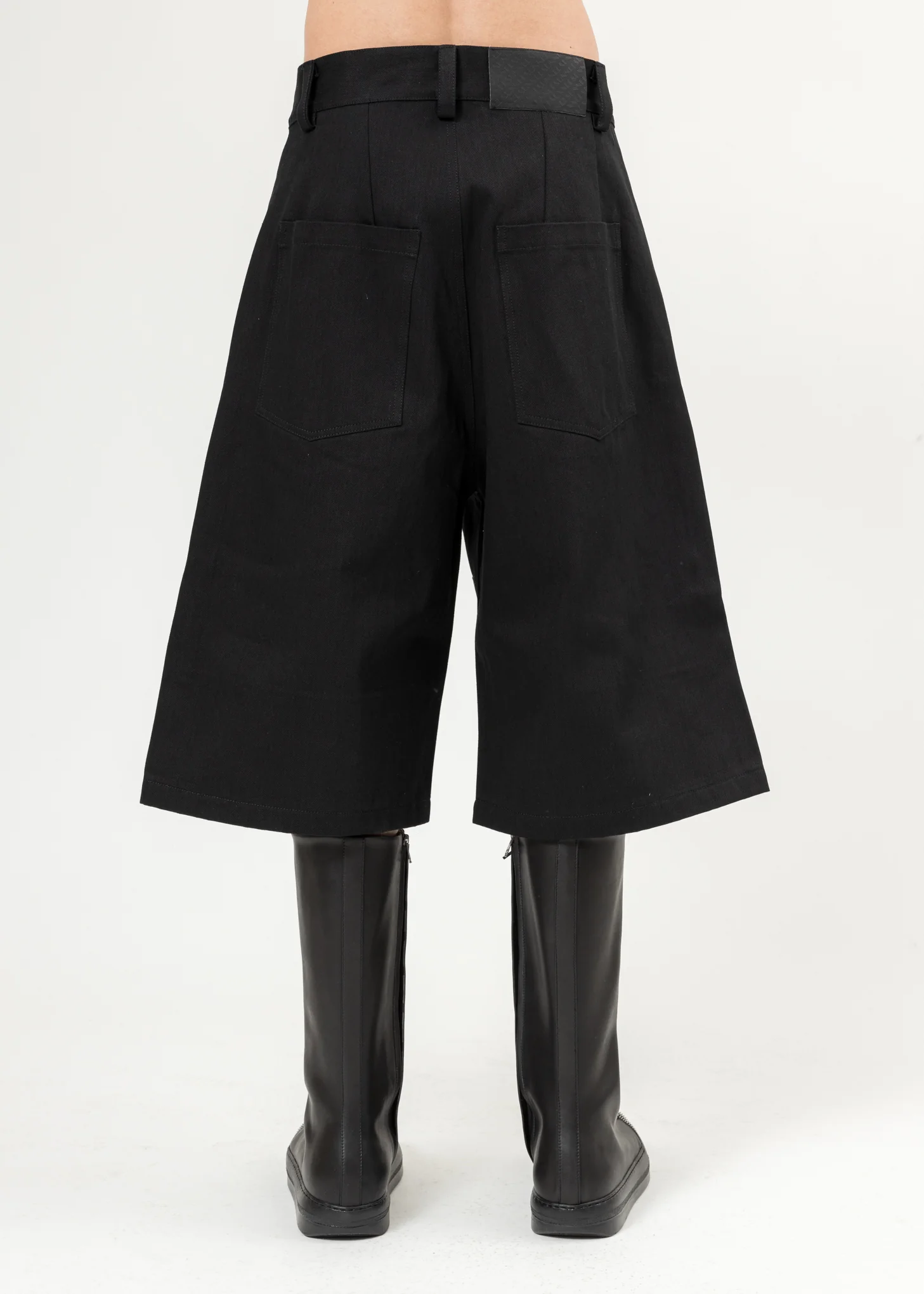Black 3/4 Low Slung Fitloose Denim Pants - Image 4