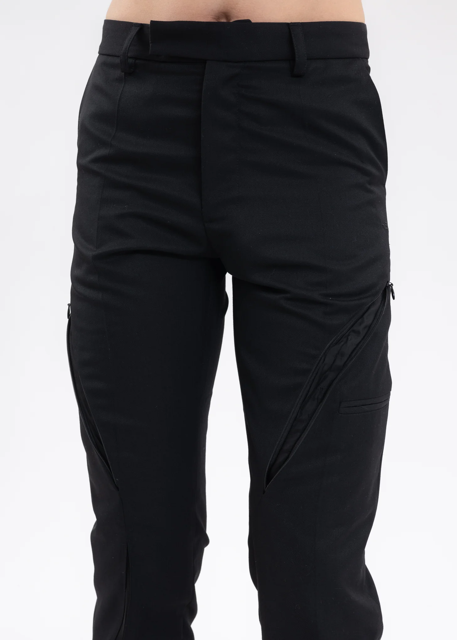 Black ADIAMORPHIC TAILORED TROUSERS - Image 4