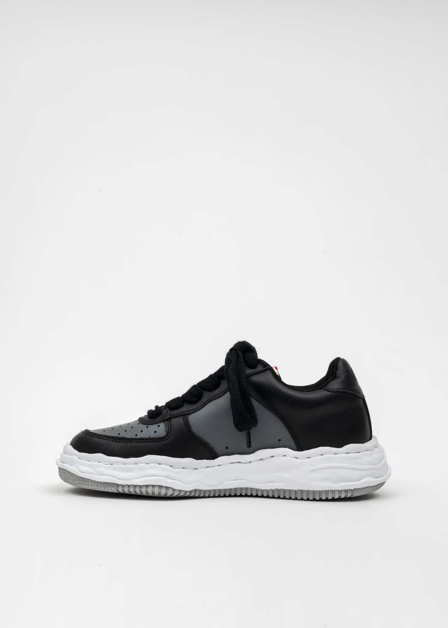 Black/Grey OG Sole Leather Low-Top Sneaker (WAYNE LOW) - Image 4