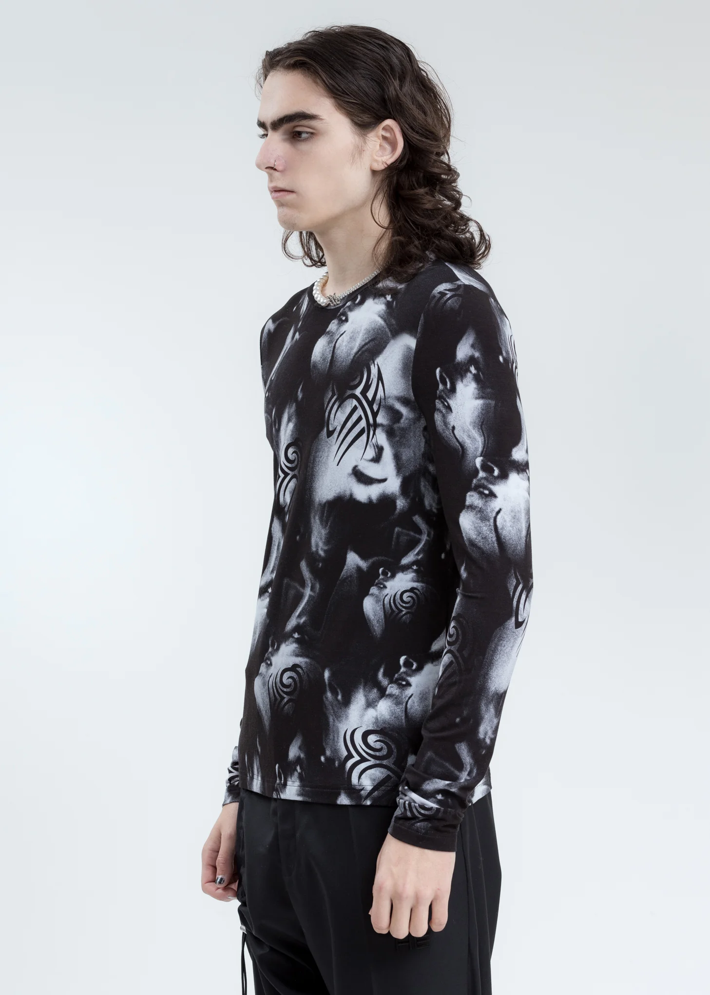 Black and White Manga Slim Long Sleeve - Image 3