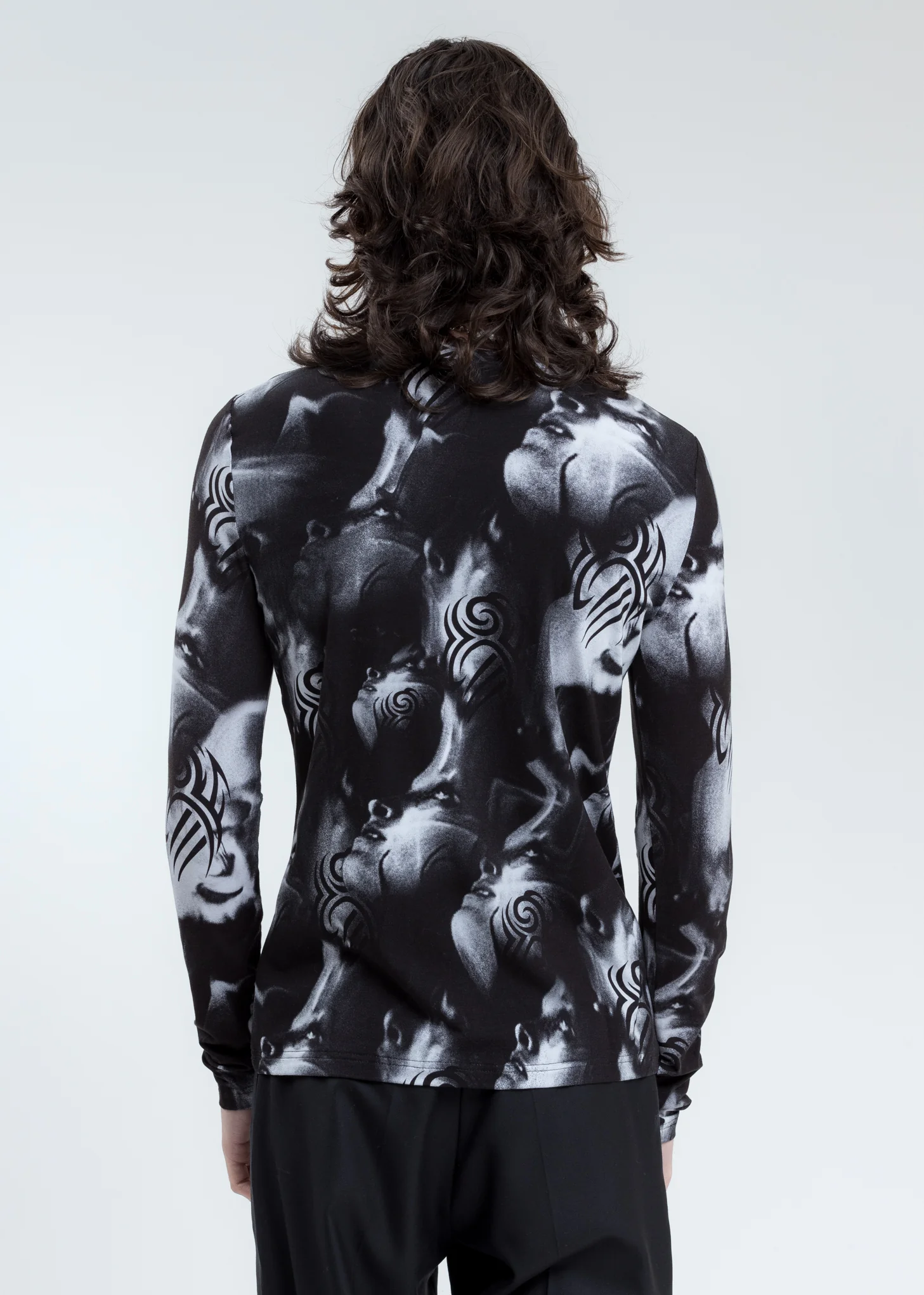 Black and White Manga Slim Long Sleeve - Image 4