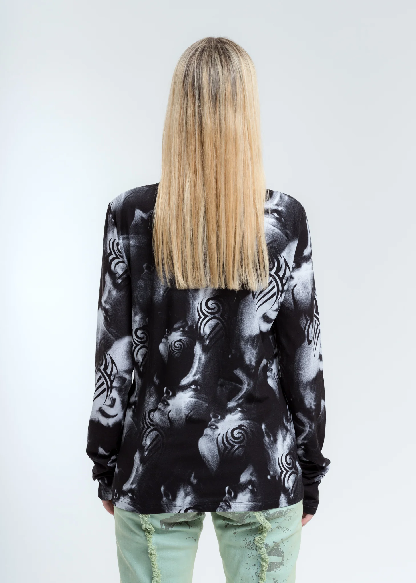 Black and White Manga Slim Long Sleeve - Image 3
