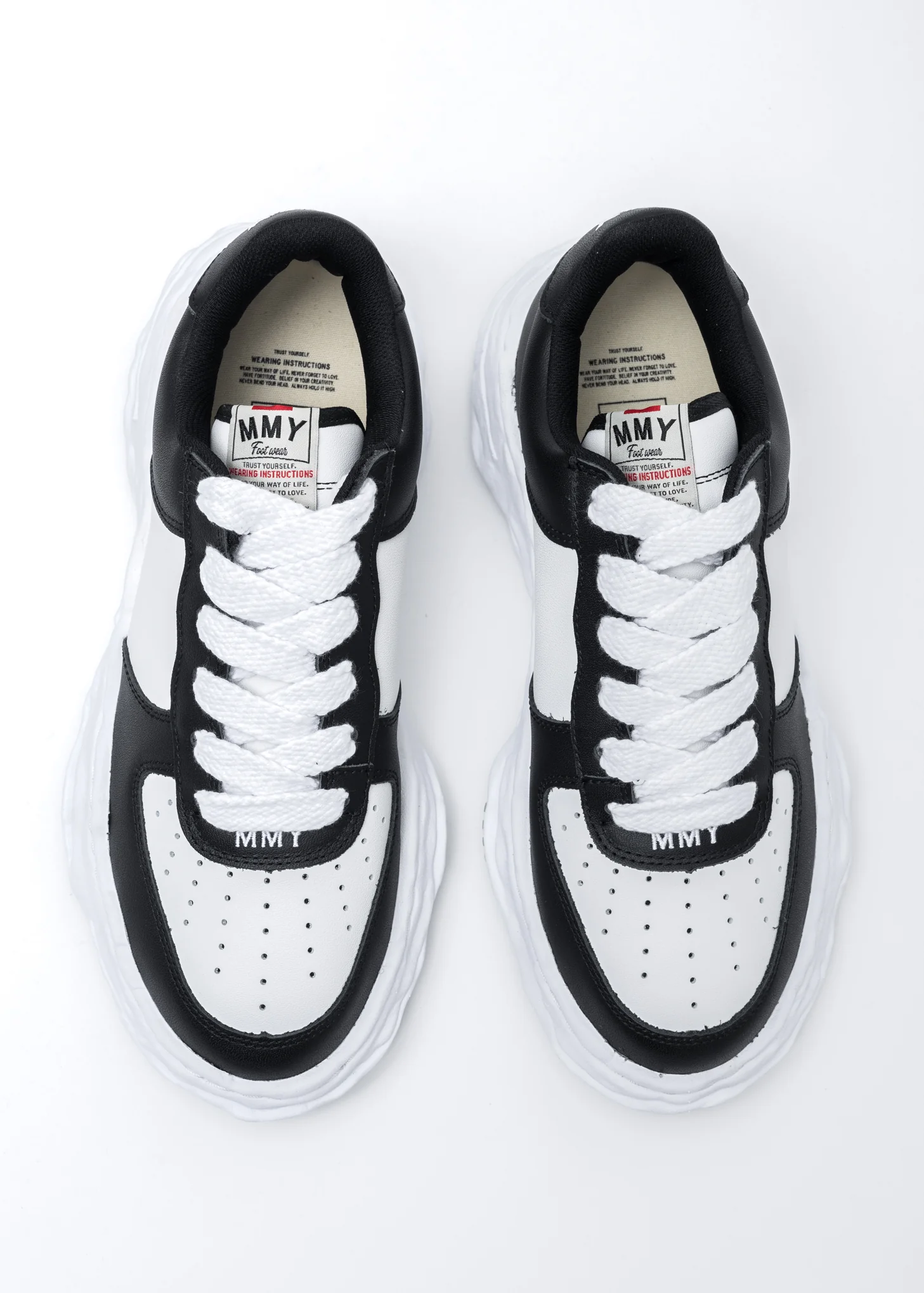 Black/White OG Sole Leather Low-Top Sneaker (WAYNE LOW) - Image 2