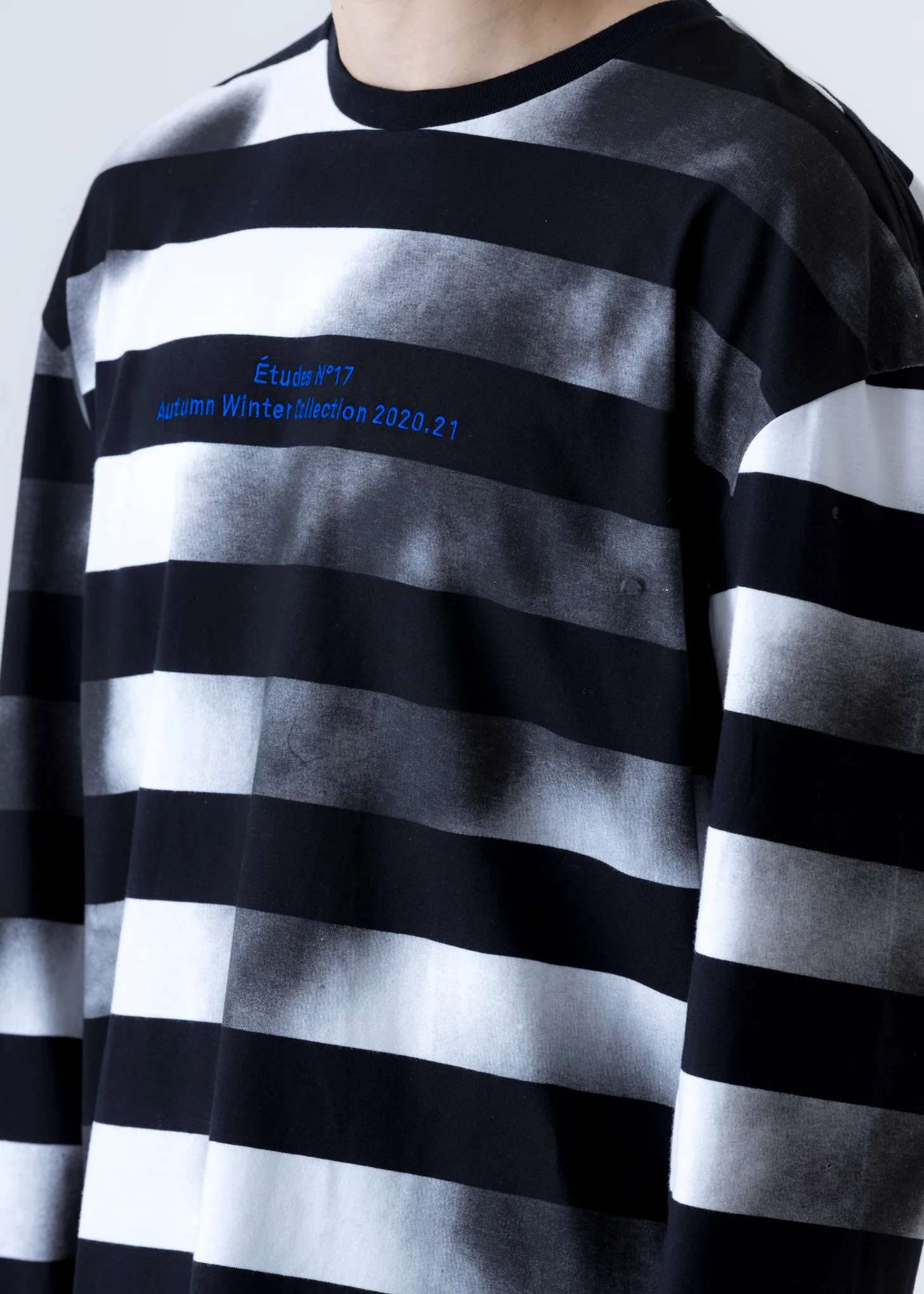 Black And White Spray Striped Long Sleeves - Image 4