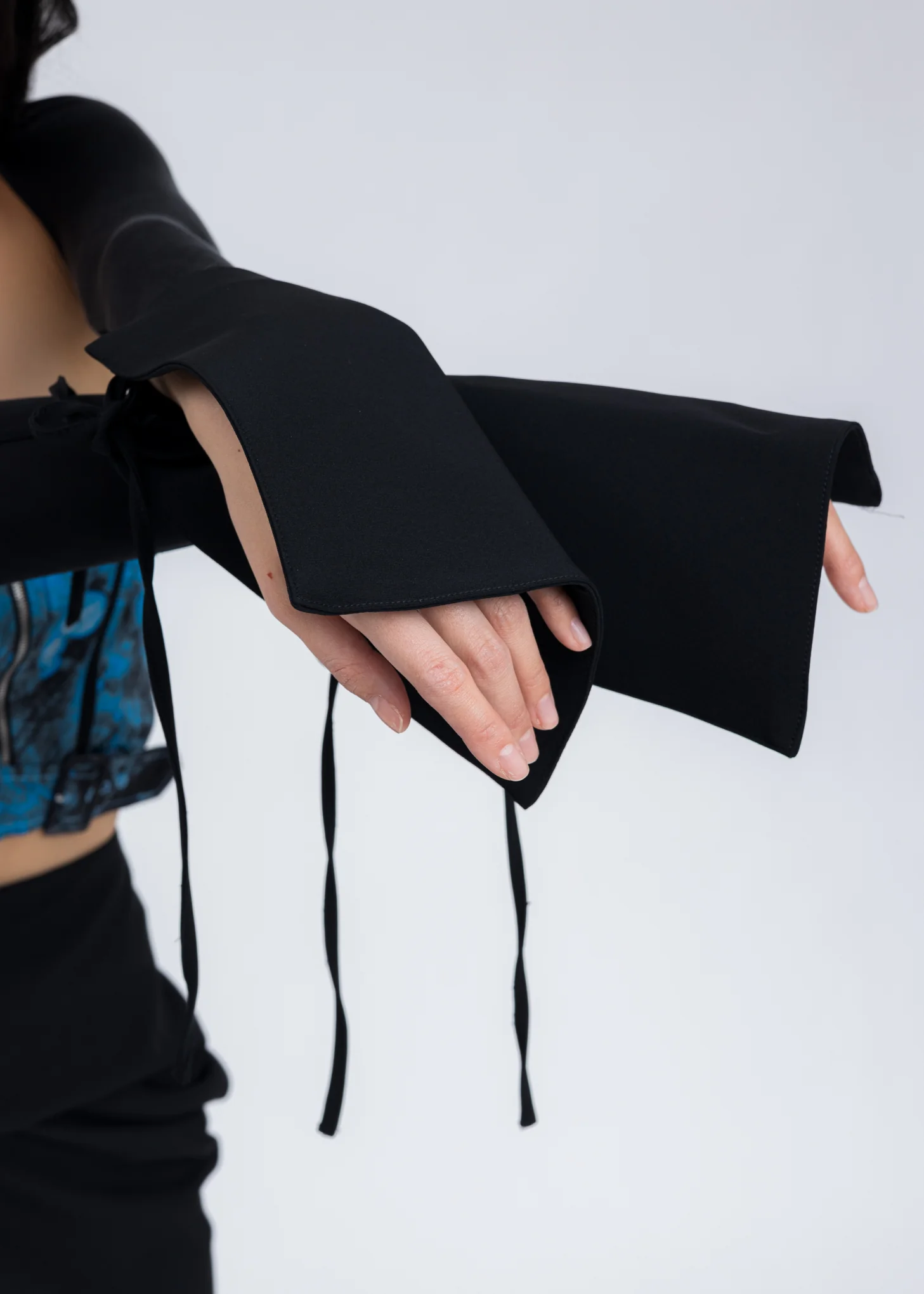 Black Long Arm Sleeves - Image 5