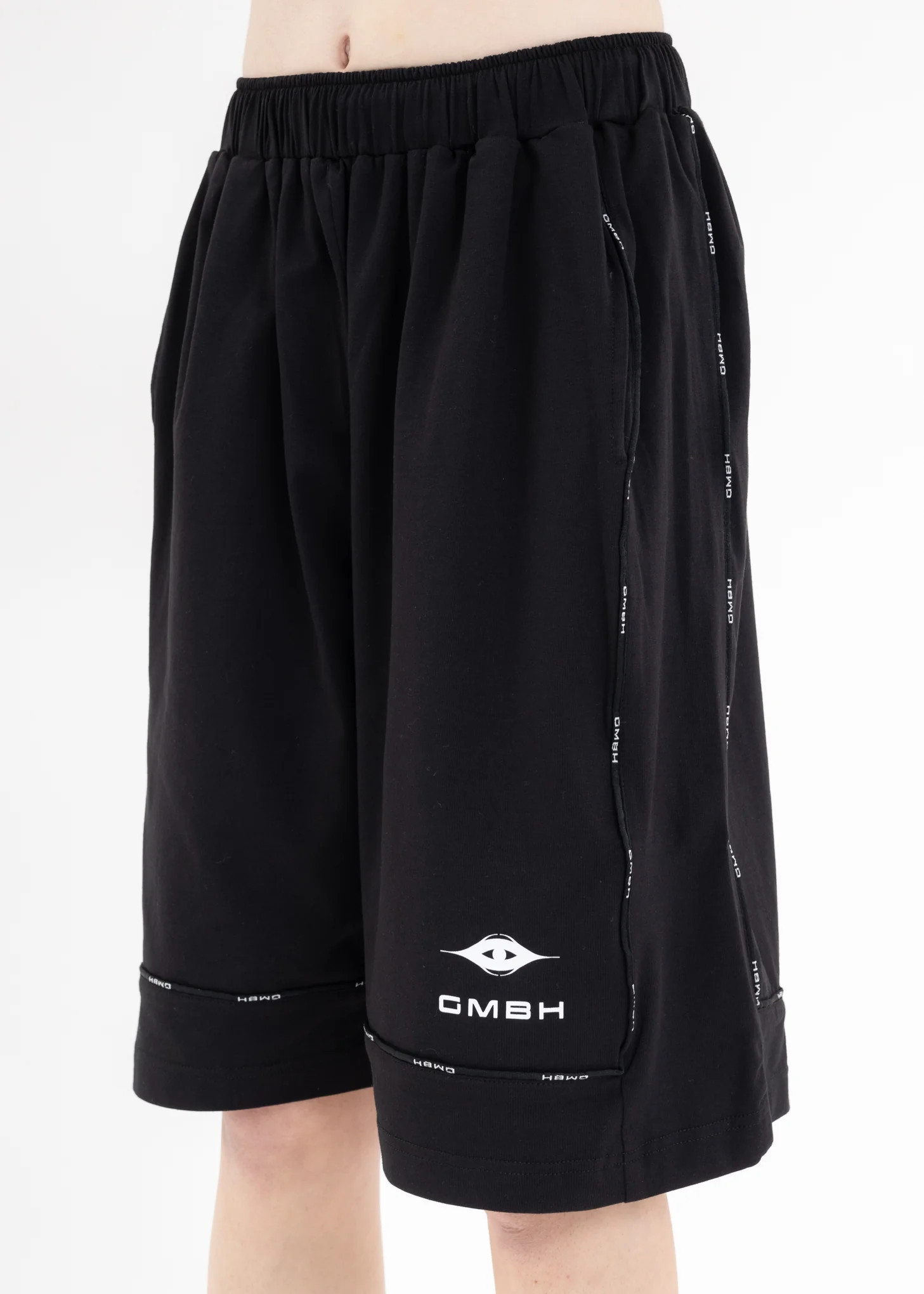 BLACK BASKET SHORTS - Image 2
