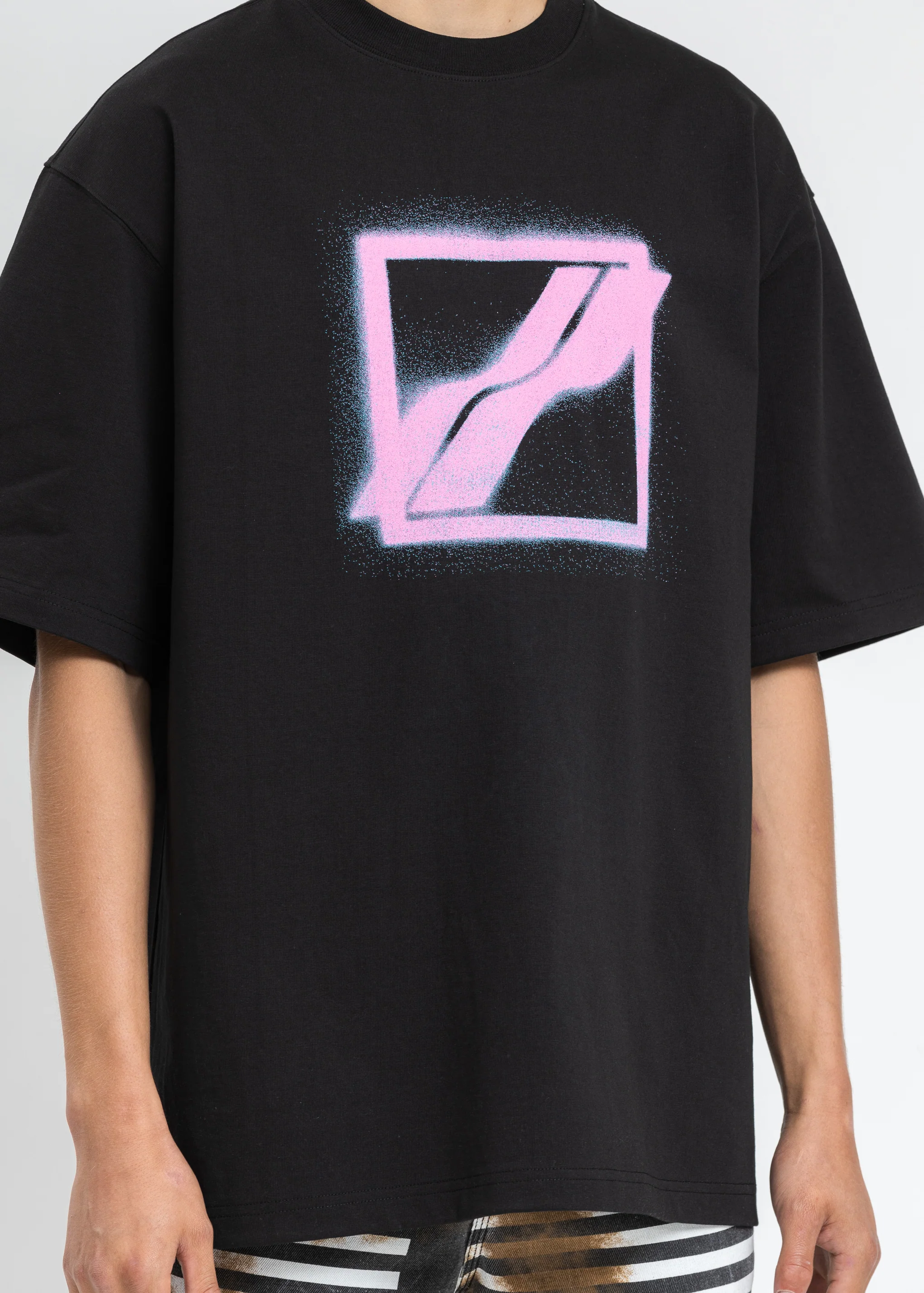 Black Big Logo Printing T-Shirt - Image 4