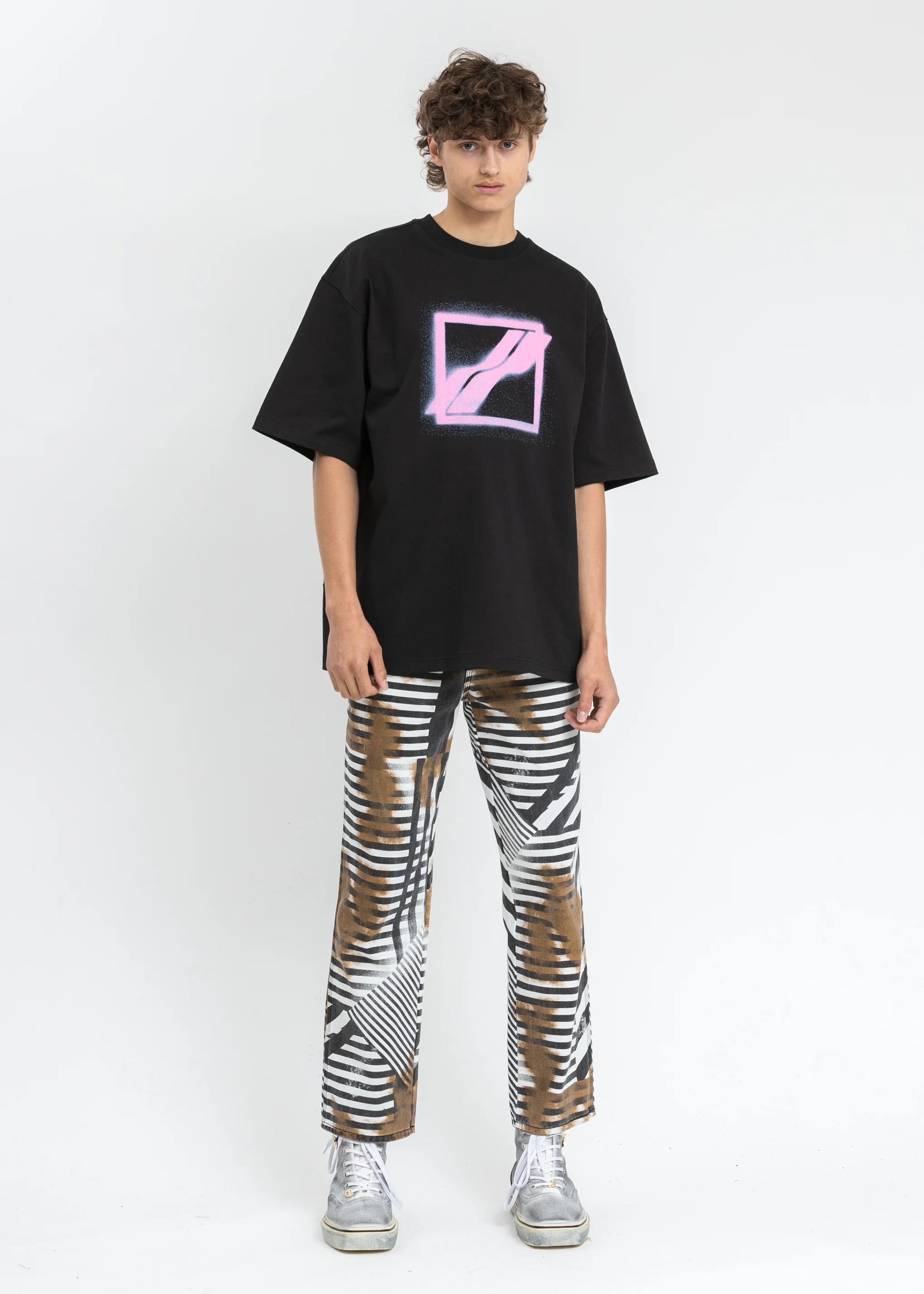 Black Big Logo Printing T-Shirt - Image 5