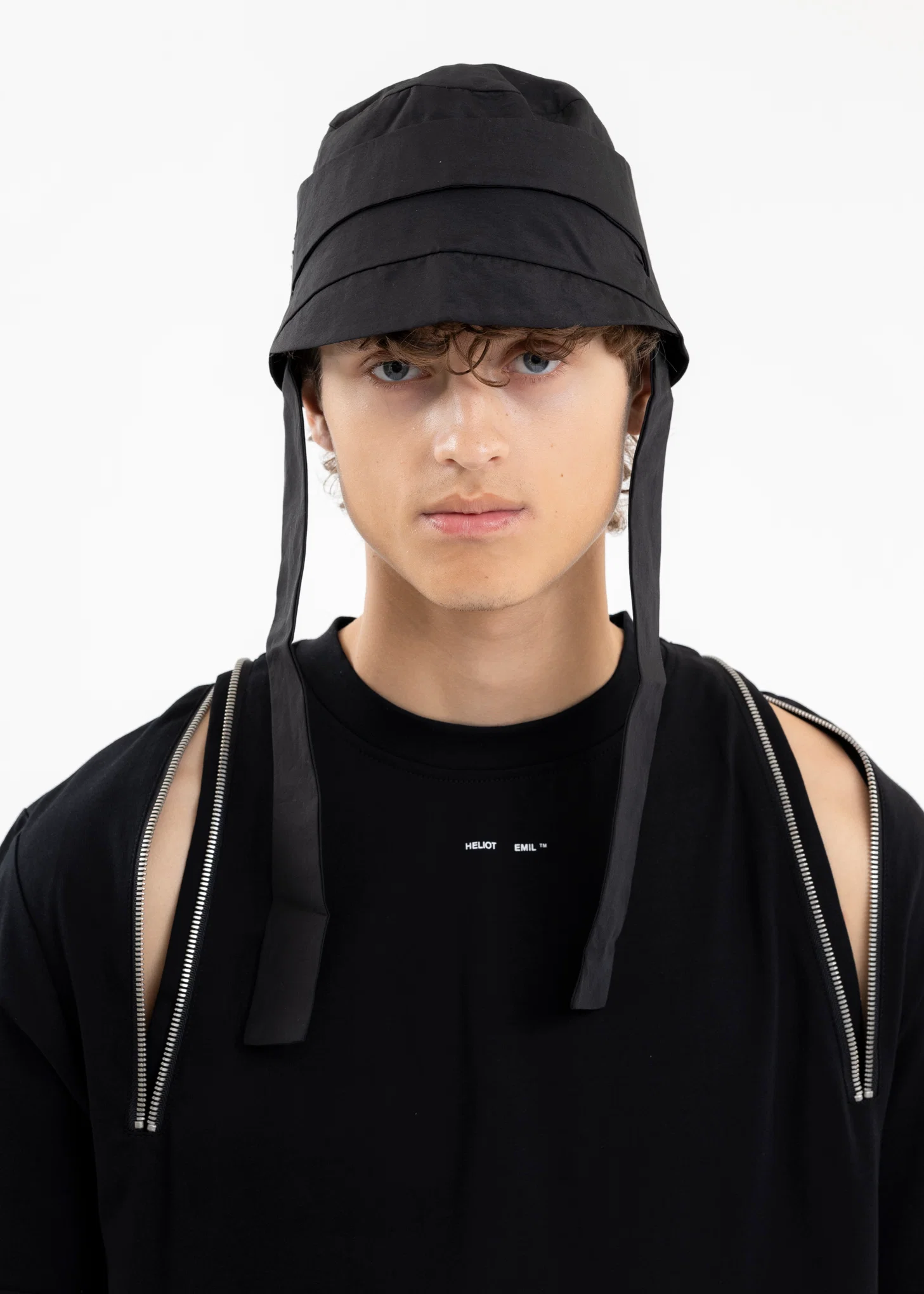 BLACK BLAZE BUCKET HAT