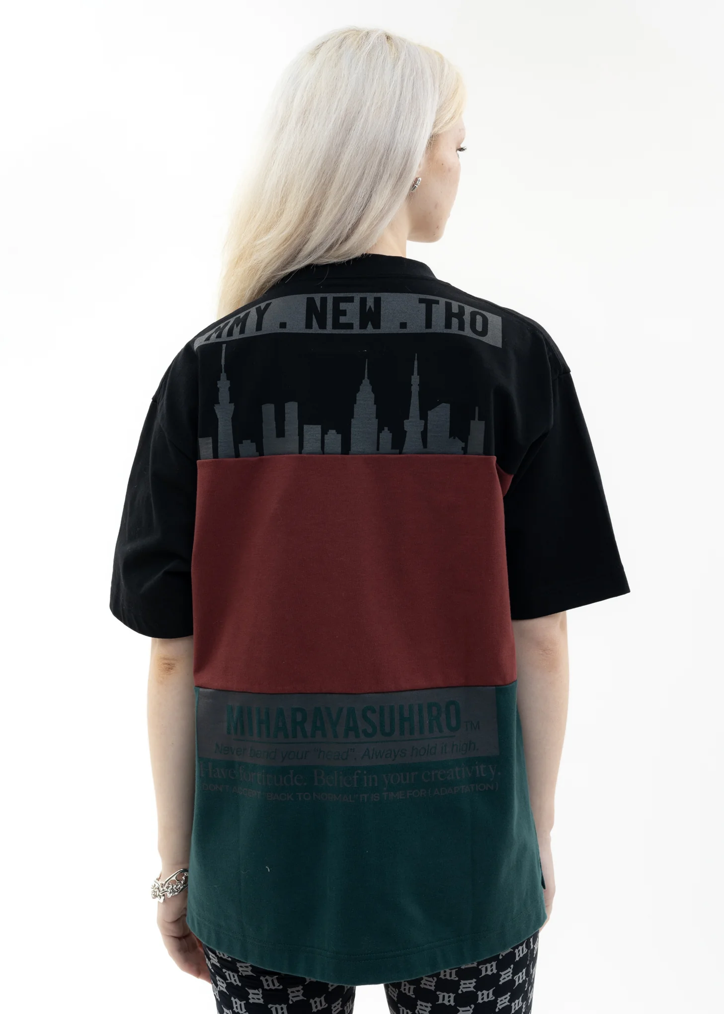 Black Border Docking T-Shirt - Image 2