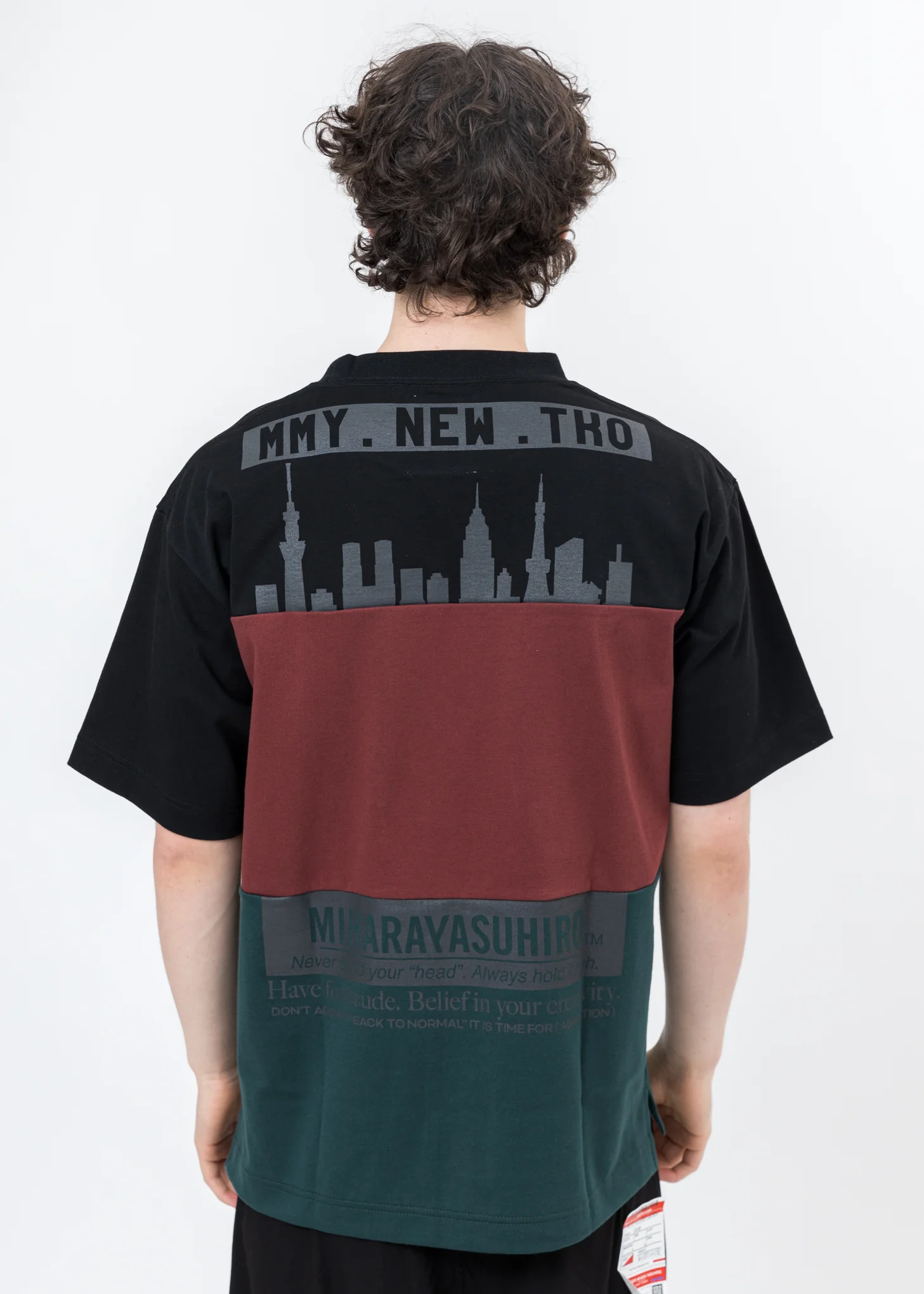 Black Border Docking T-Shirt - Image 2