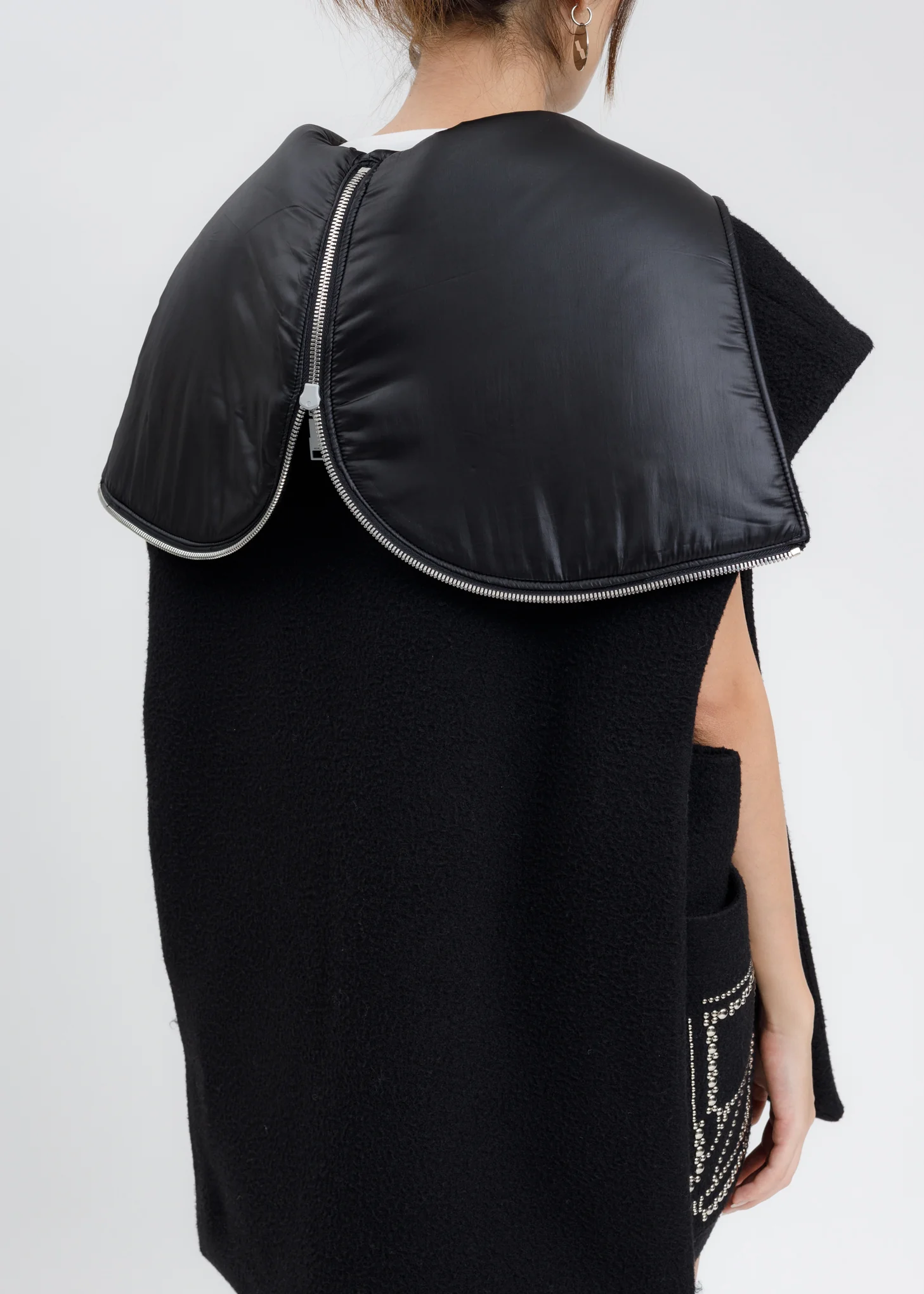 Black Box Shape Pattern Artwork Vest - Image 5