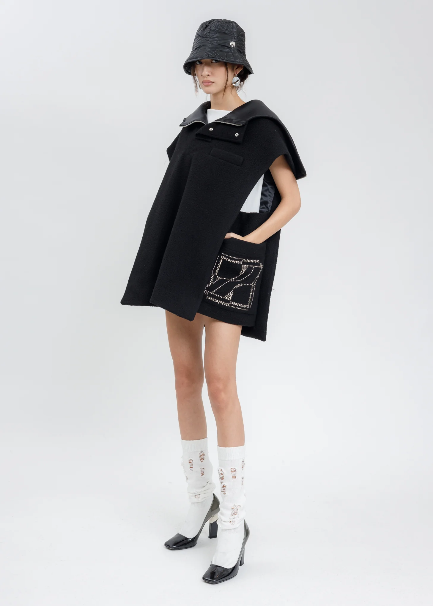 Black Box Shape Pattern Artwork Vest - Image 7