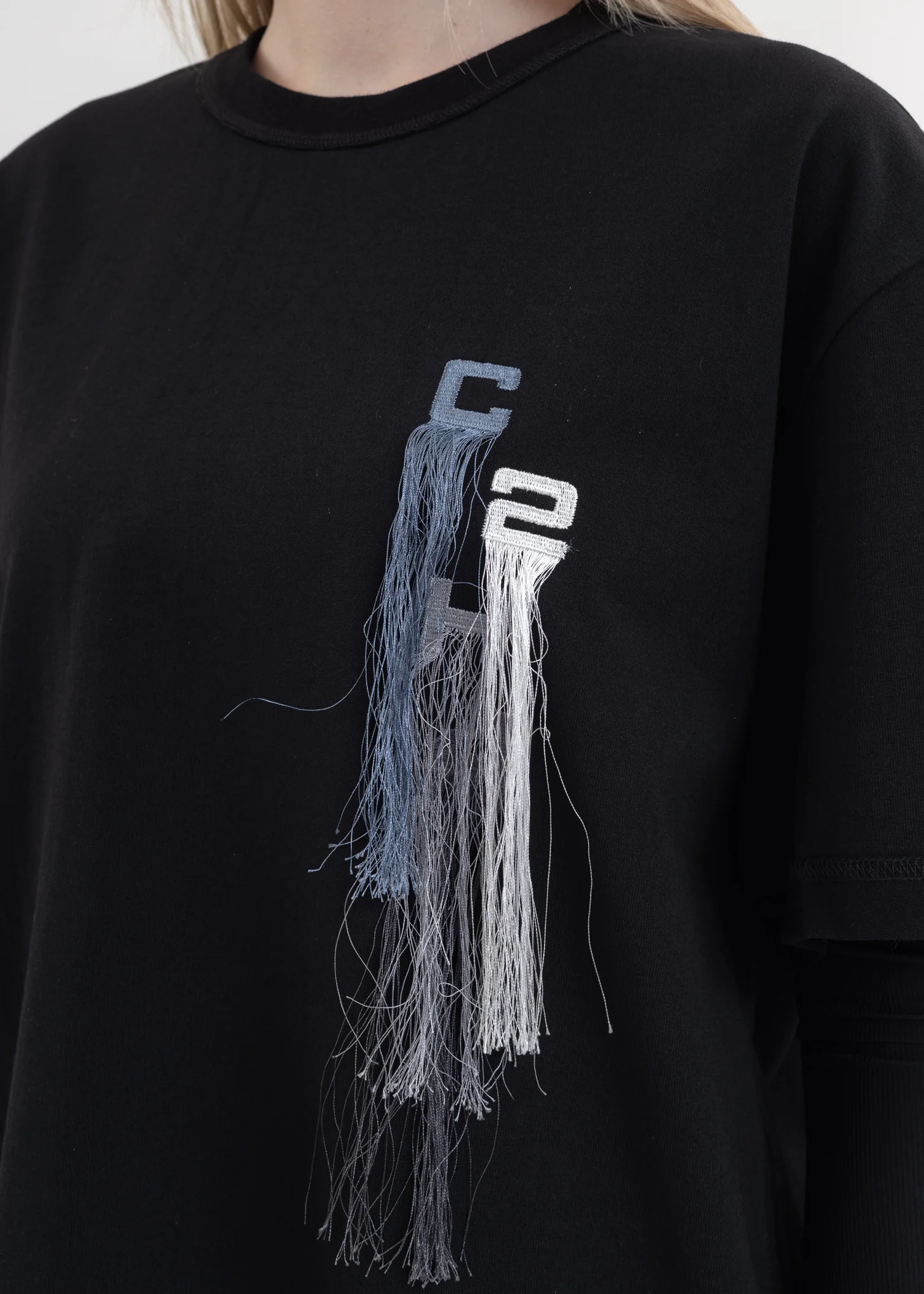 Black C2H4 Embroidery T-shirt - Image 2