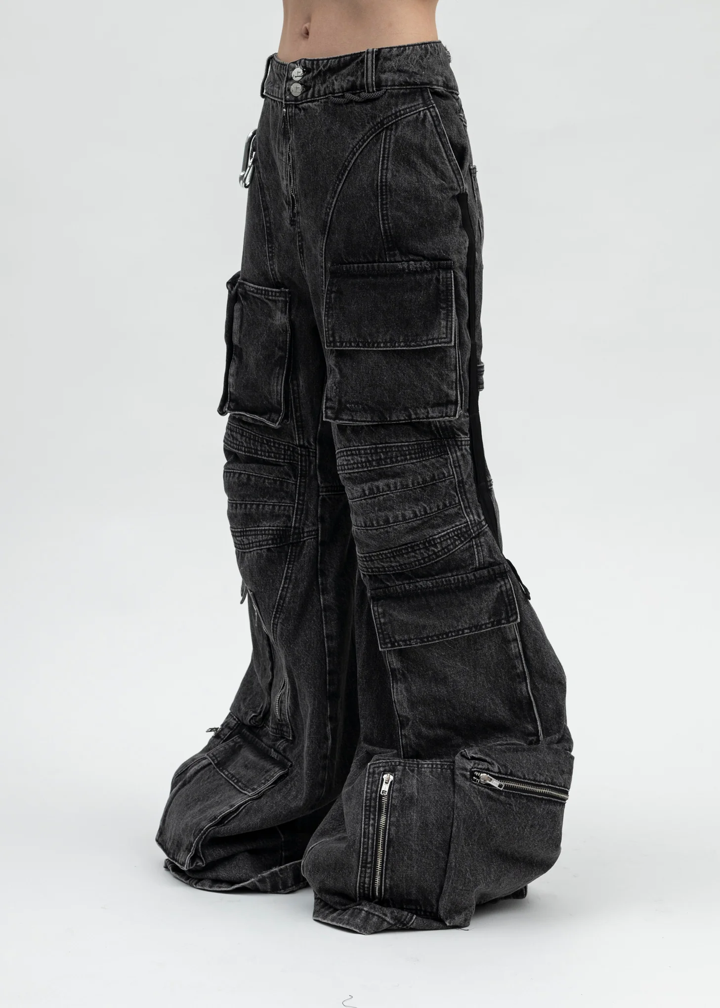BLACK CAMPING CARGO JEANS - Image 3