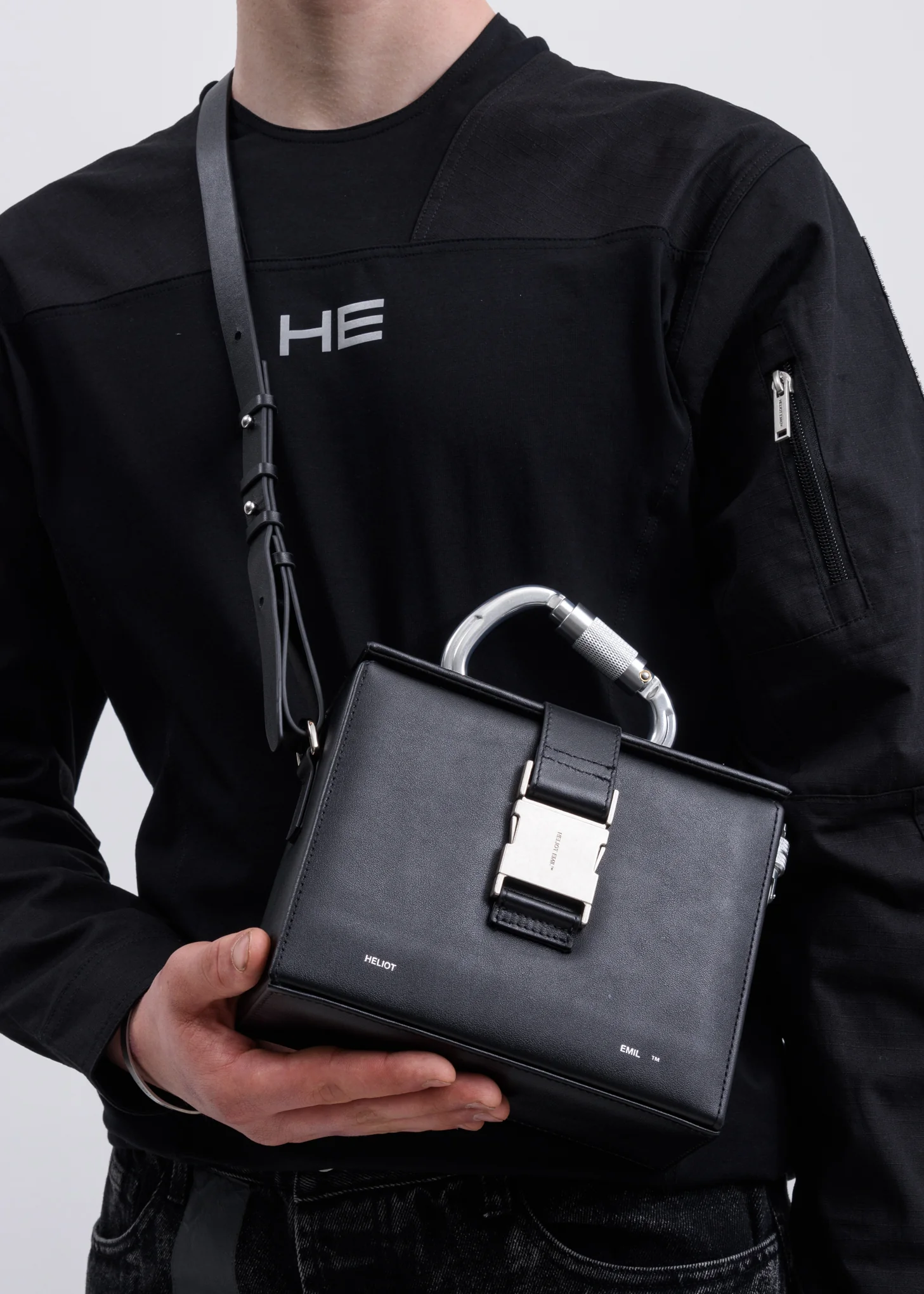 BLACK LEATHER CARABINER BOX BAG - Image 2