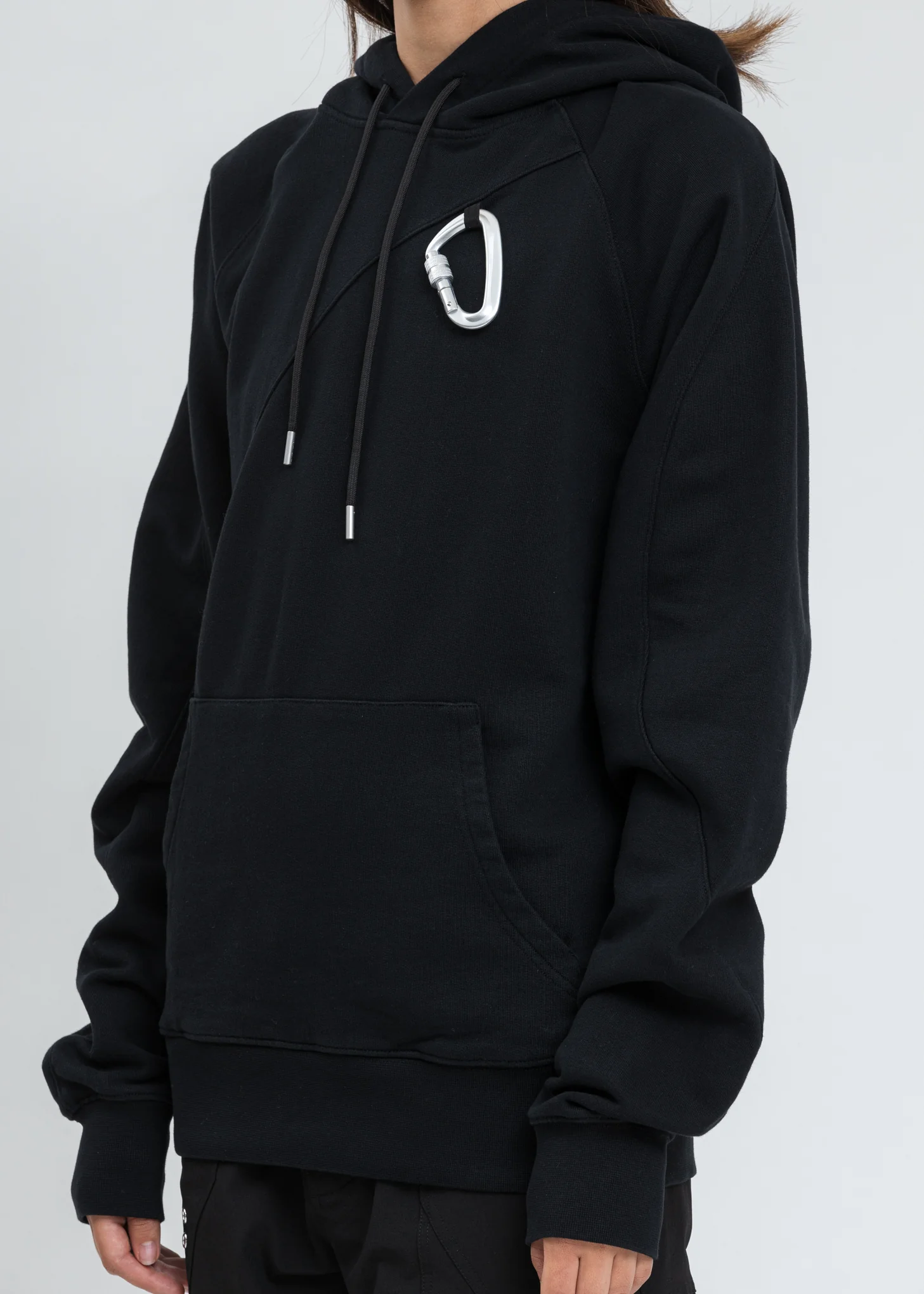 Black Carabiner Hoddie - Image 4