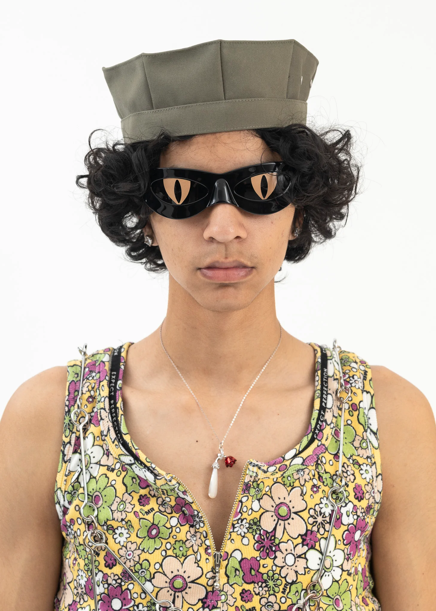 BLACK CAT EYE SUNGLASSES - Image 3