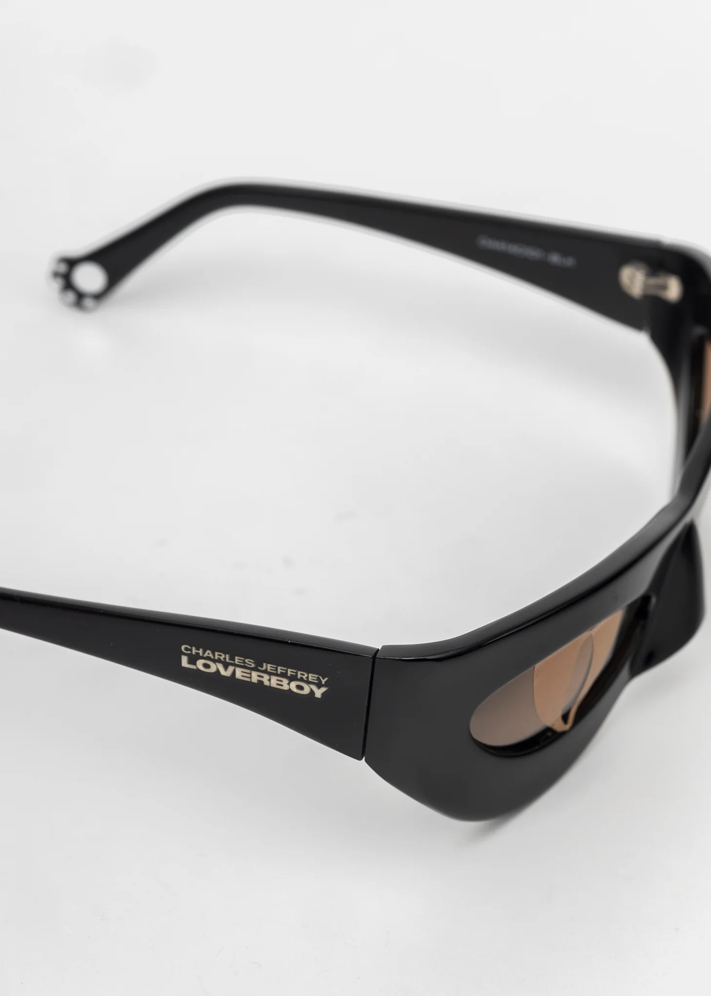 BLACK CAT EYE SUNGLASSES - Image 5