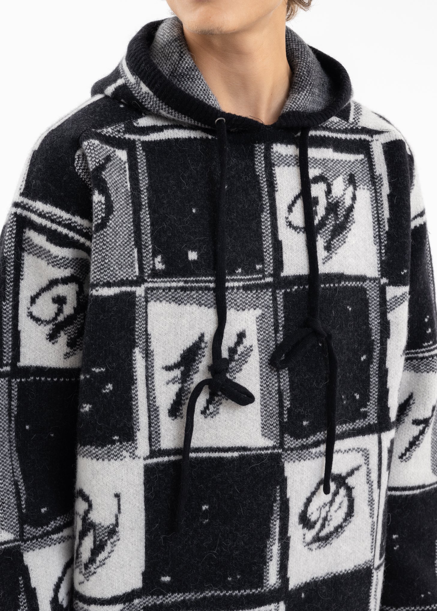 BLACK CHESS BOARD GRAPHIC KNIT HOODIE - Image 3