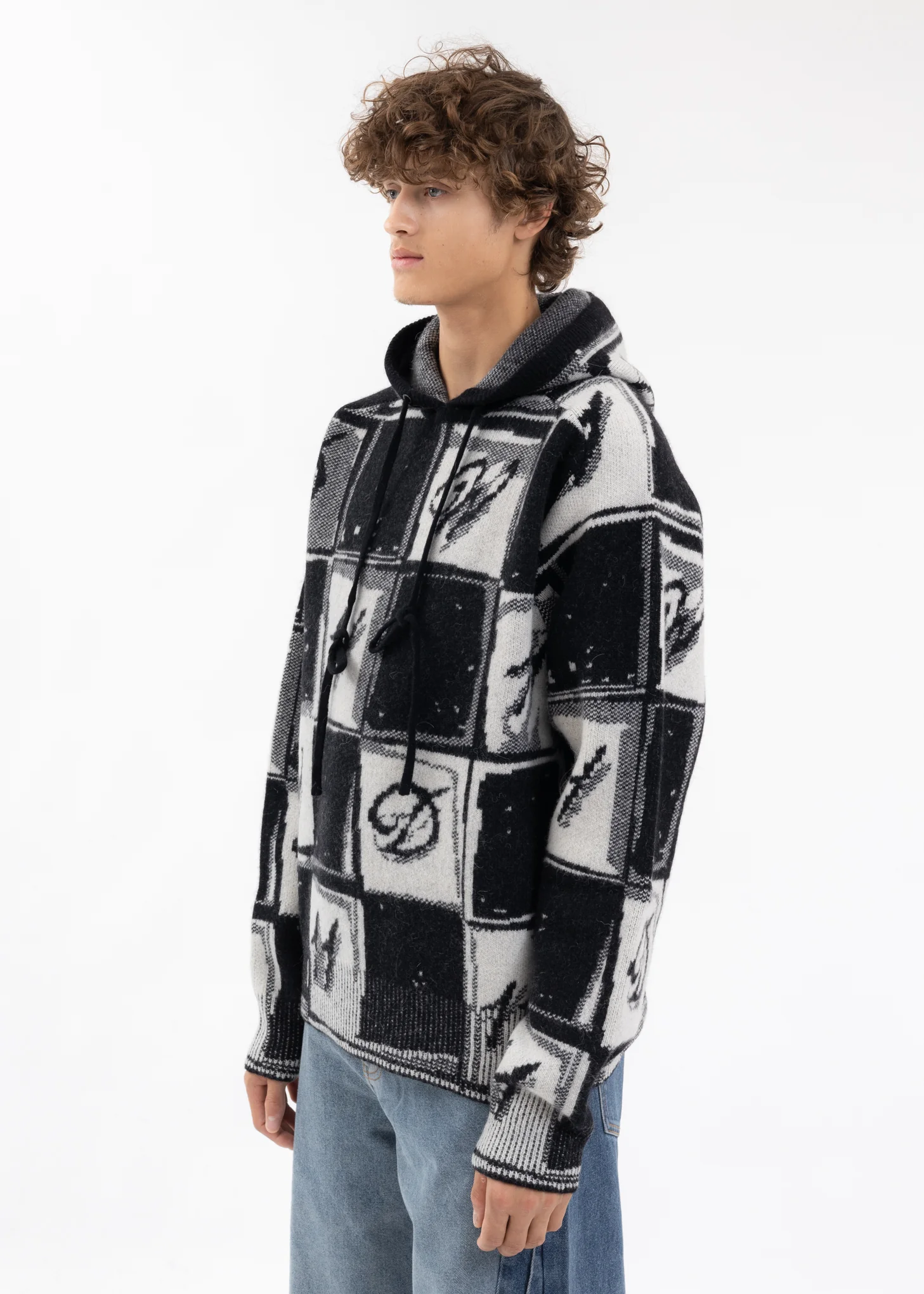 BLACK CHESS BOARD GRAPHIC KNIT HOODIE - Image 4