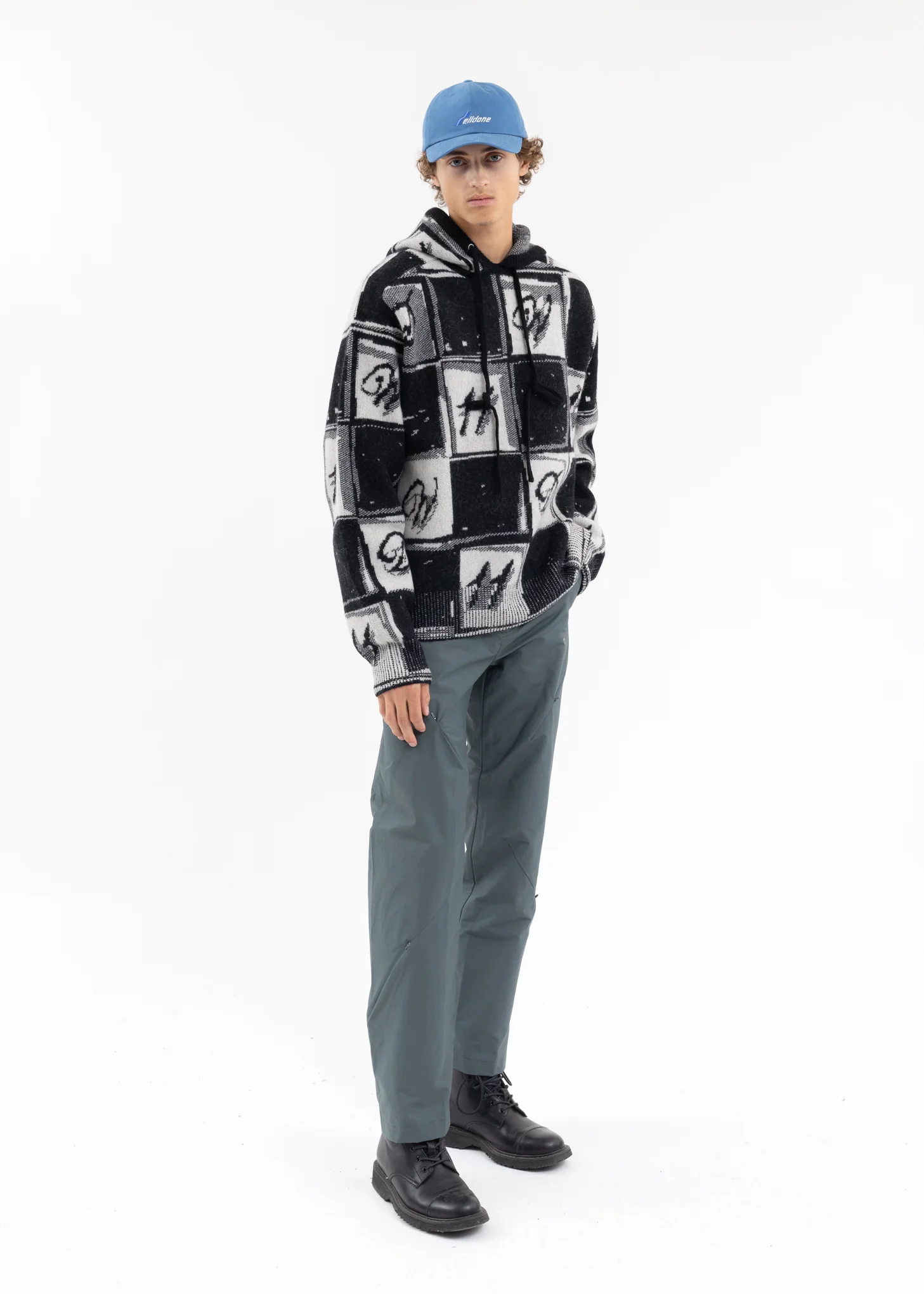 BLACK CHESS BOARD GRAPHIC KNIT HOODIE - Image 6