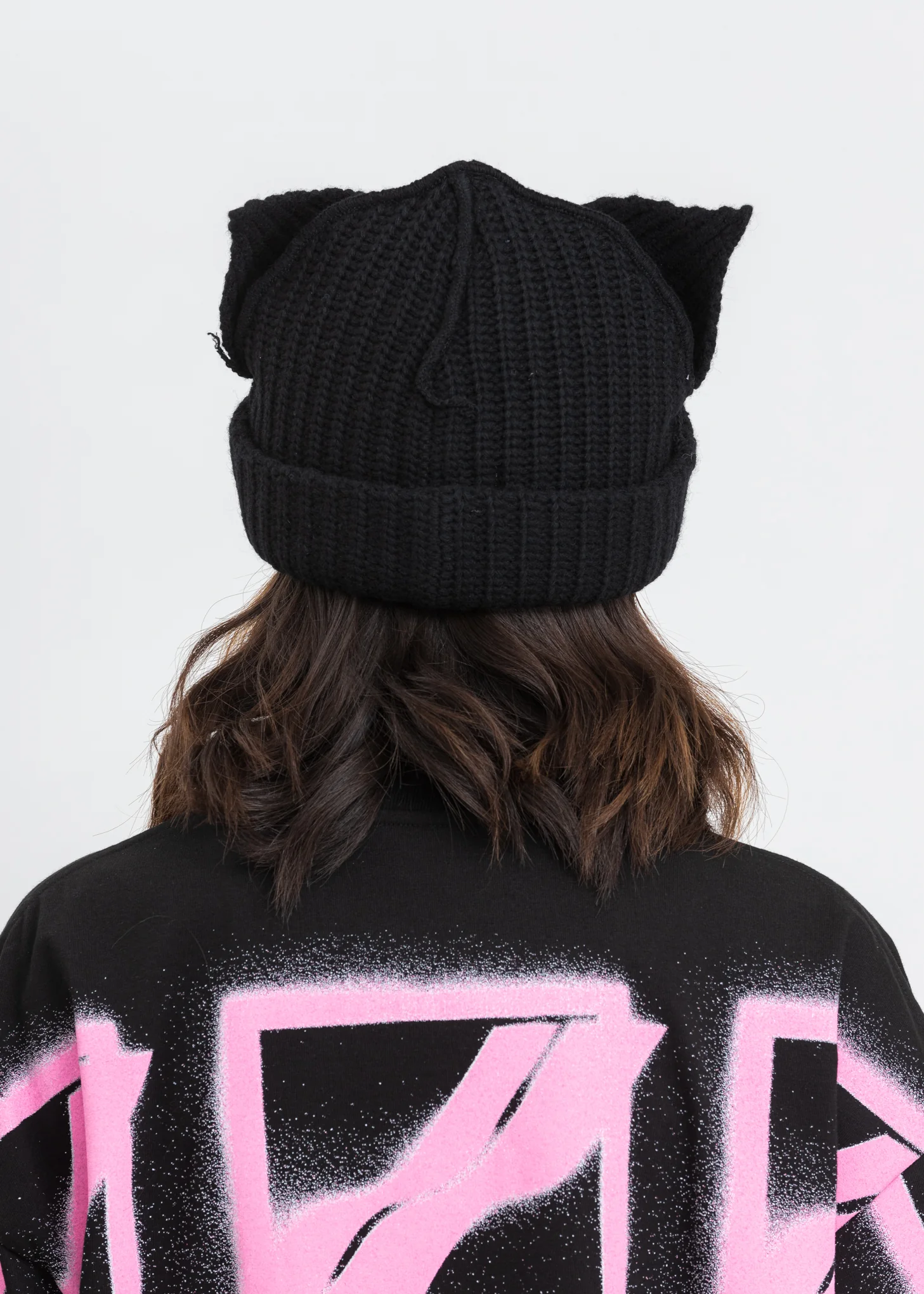 BLACK CHUNKY EARS BEANIE - Image 10