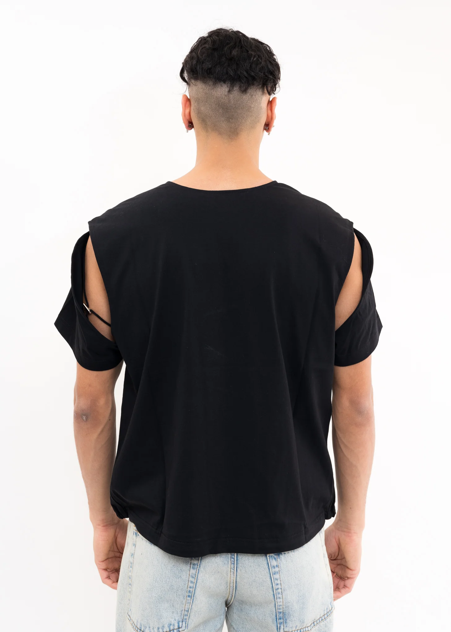 Black CLASSIC CONVERTIBLE T-Shirt - Image 4