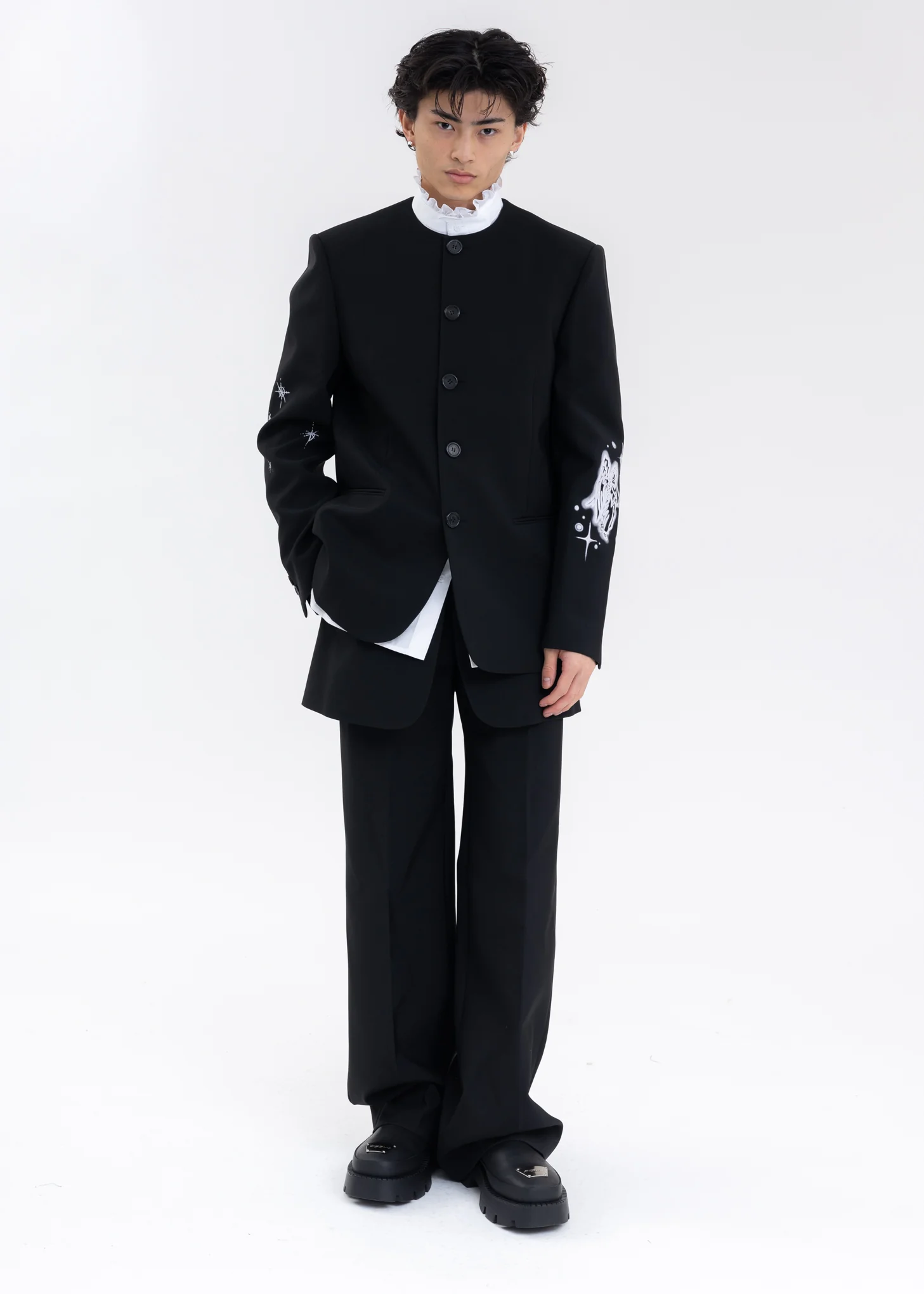 BLACK COLLARLESS JAKCET WITH WHITE-PRINT SLEEVES - Image 5