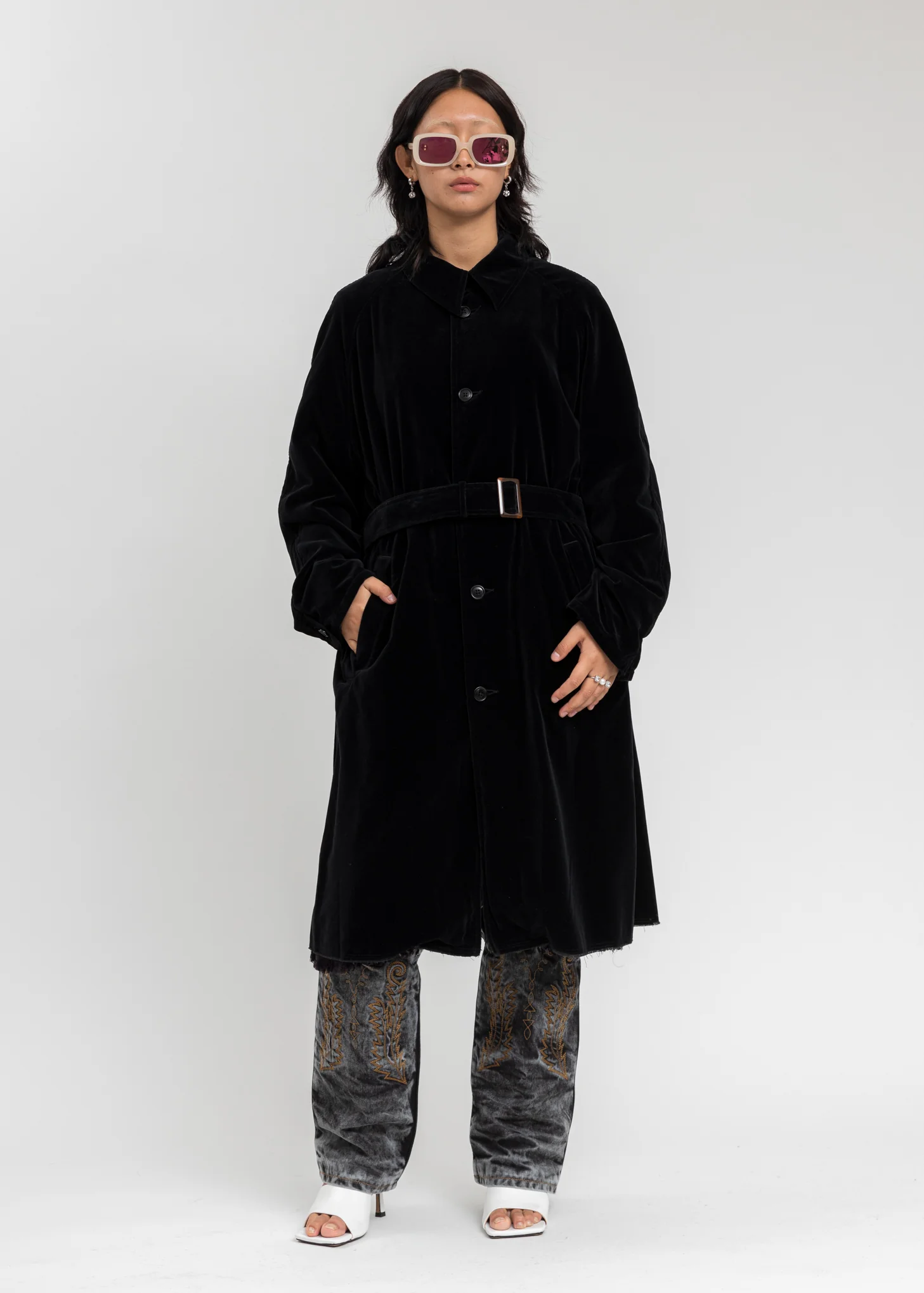 Black Cut Off Velvet Coat - Image 5