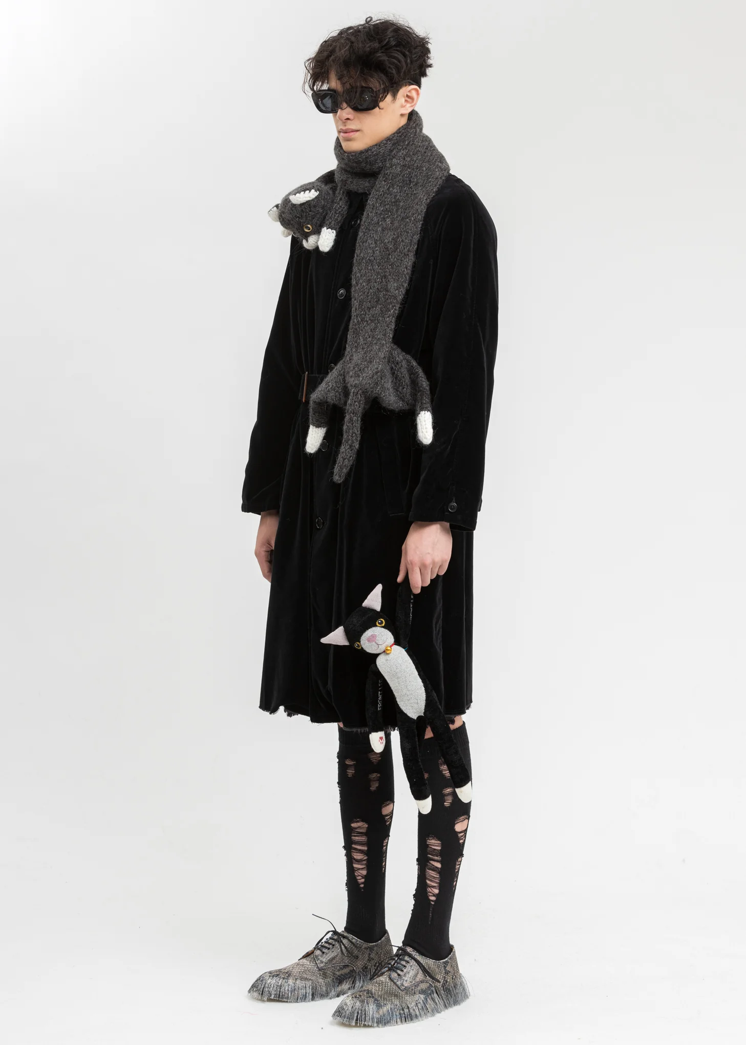 Black Cut Off Velvet Coat - Image 6