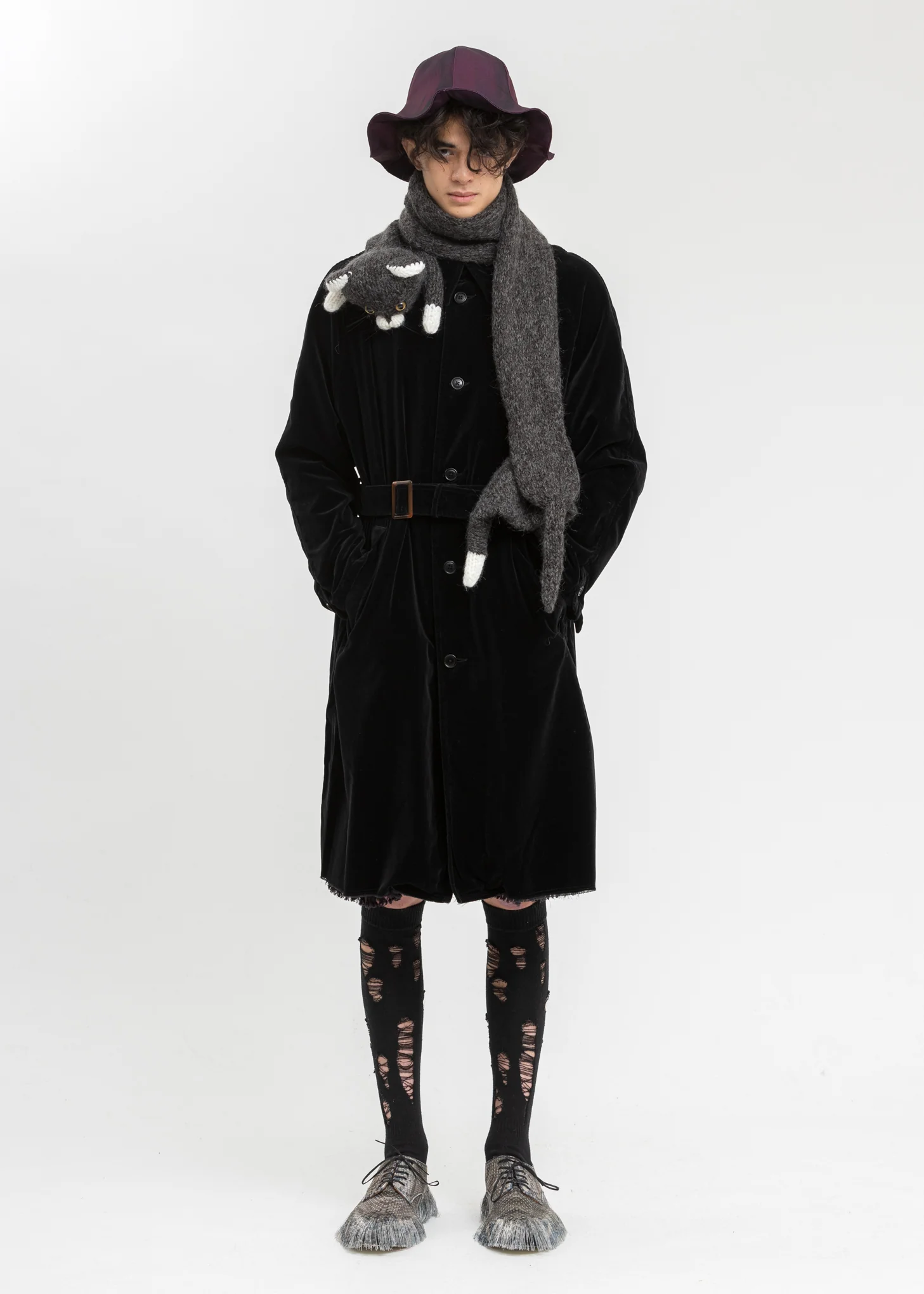 Black Cut Off Velvet Coat - Image 7