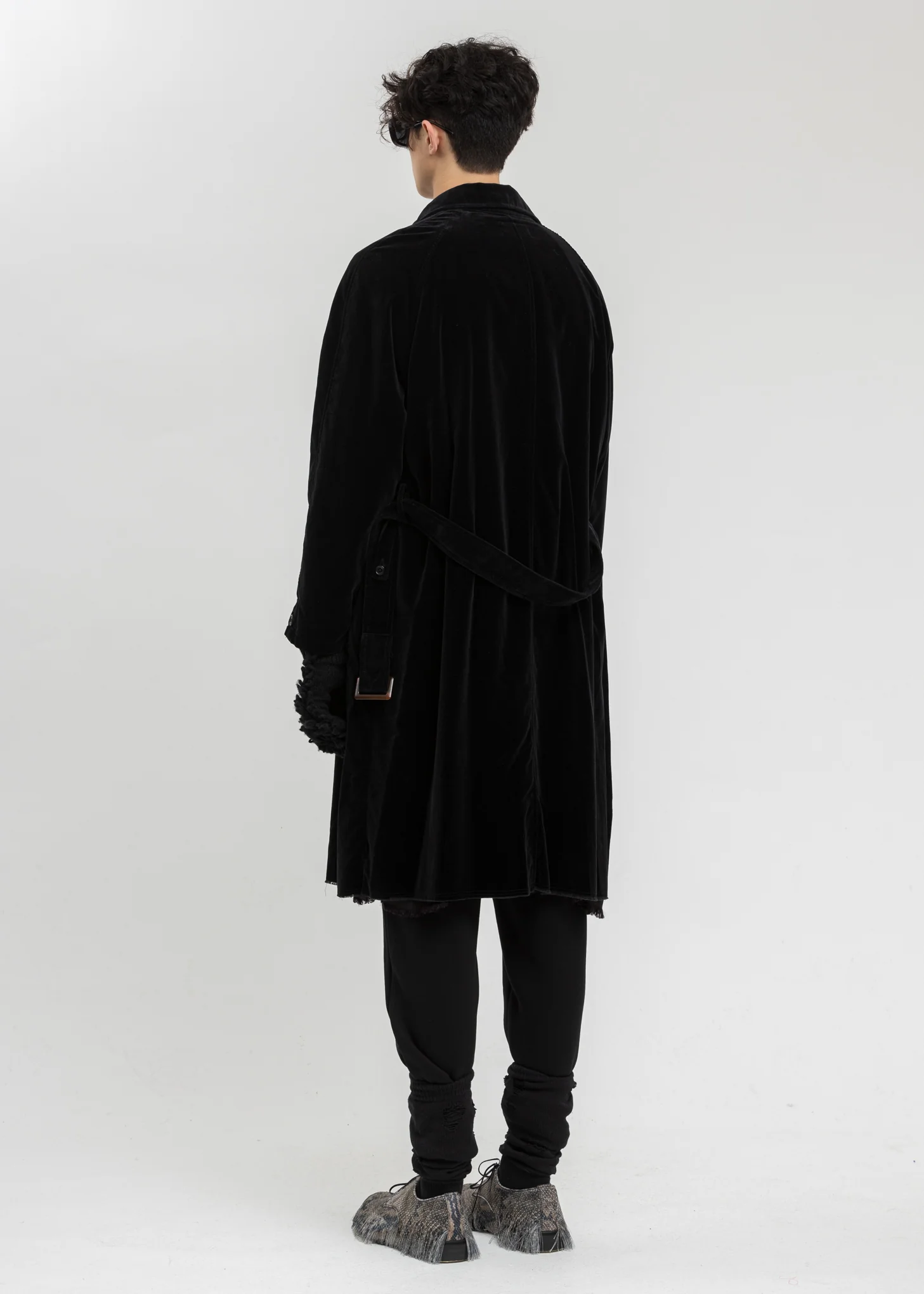 Black Cut Off Velvet Coat - Image 9