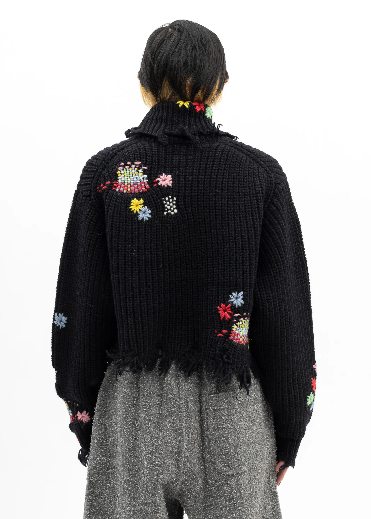 BLACK DARNING CUT OFF KNIT PULLOVER - Image 2
