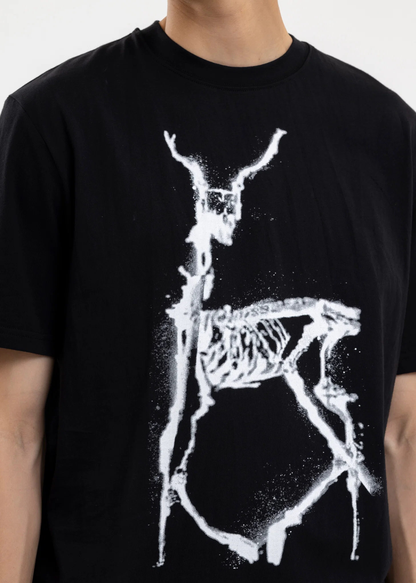 BLACK DELUGE PRINT T-SHIRT - Image 4