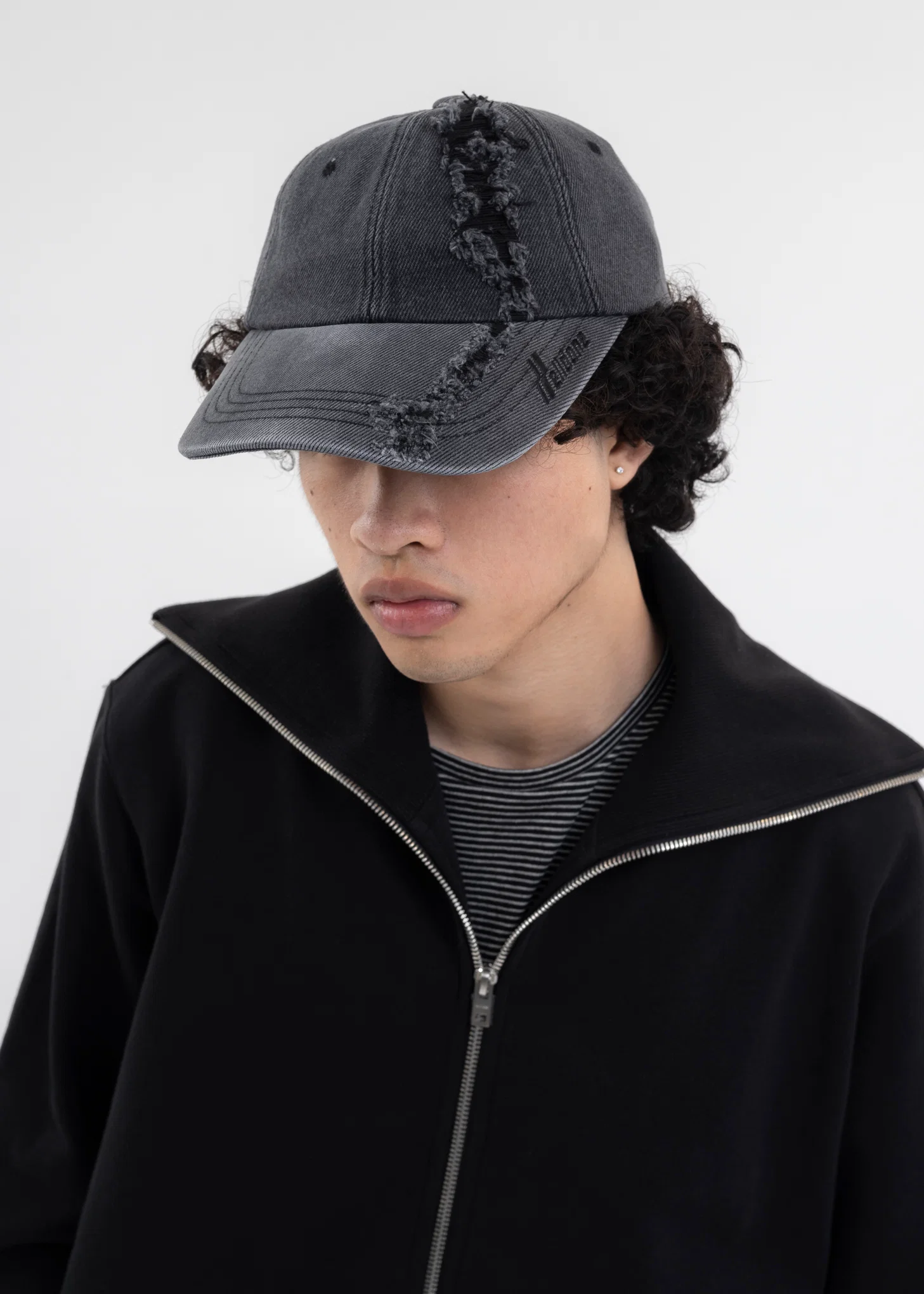 BLACK DIAGONAL DESTROYED DENIM CAP