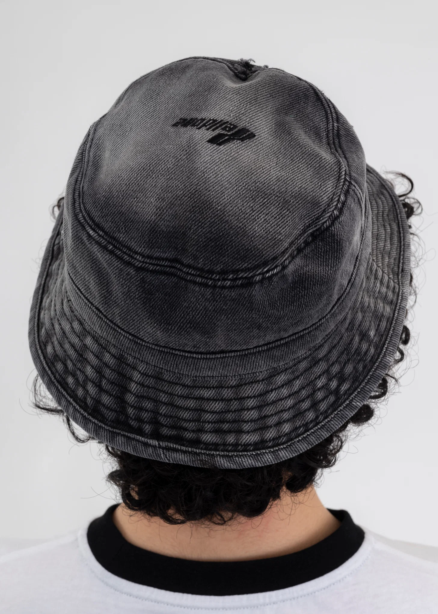 BLACK DIAGONAL DESTROYED DENIM HAT - Image 4