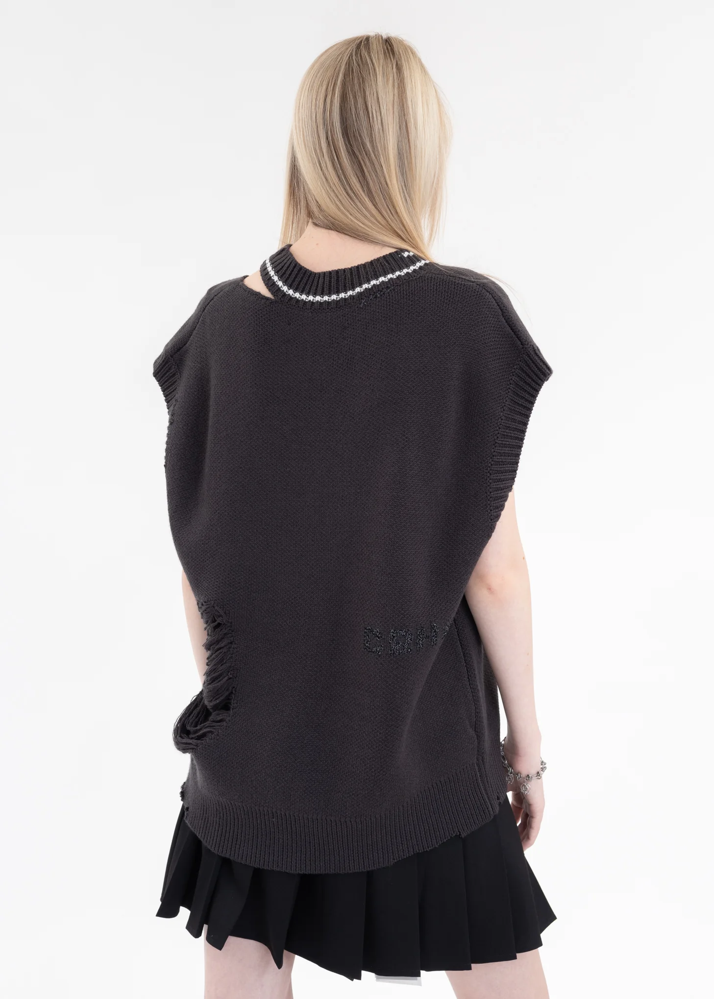 Black Distressed V-Neck Sleeveless Knit Vest - Image 5