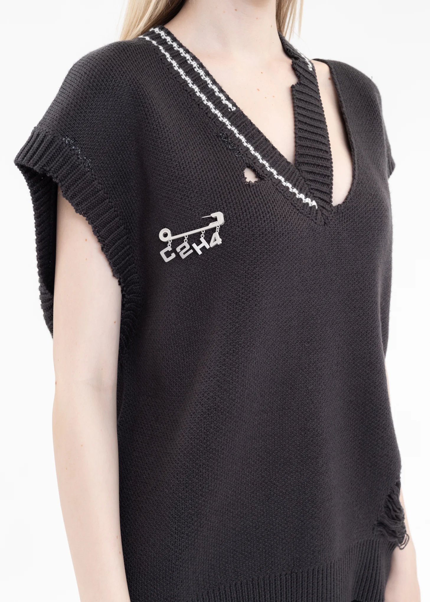 Black Distressed V-Neck Sleeveless Knit Vest - Image 6
